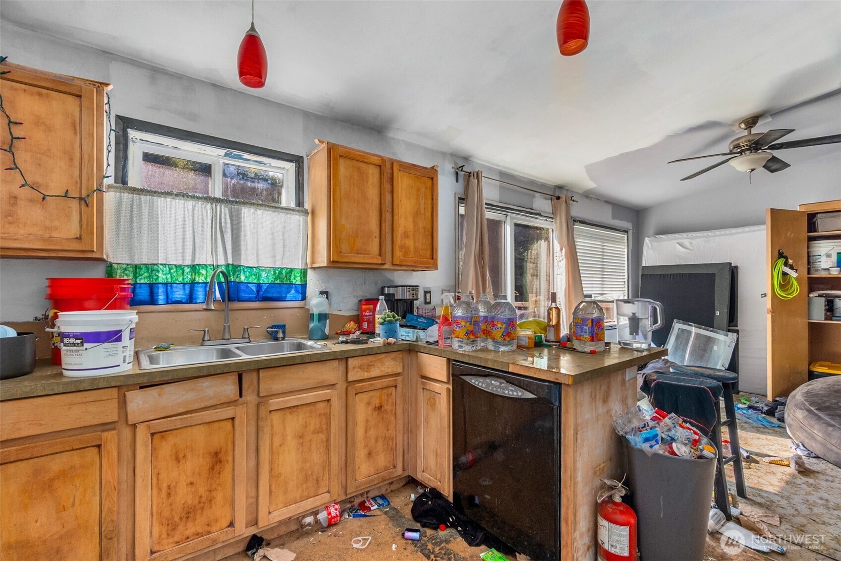 4221 Roxanna Loop SE