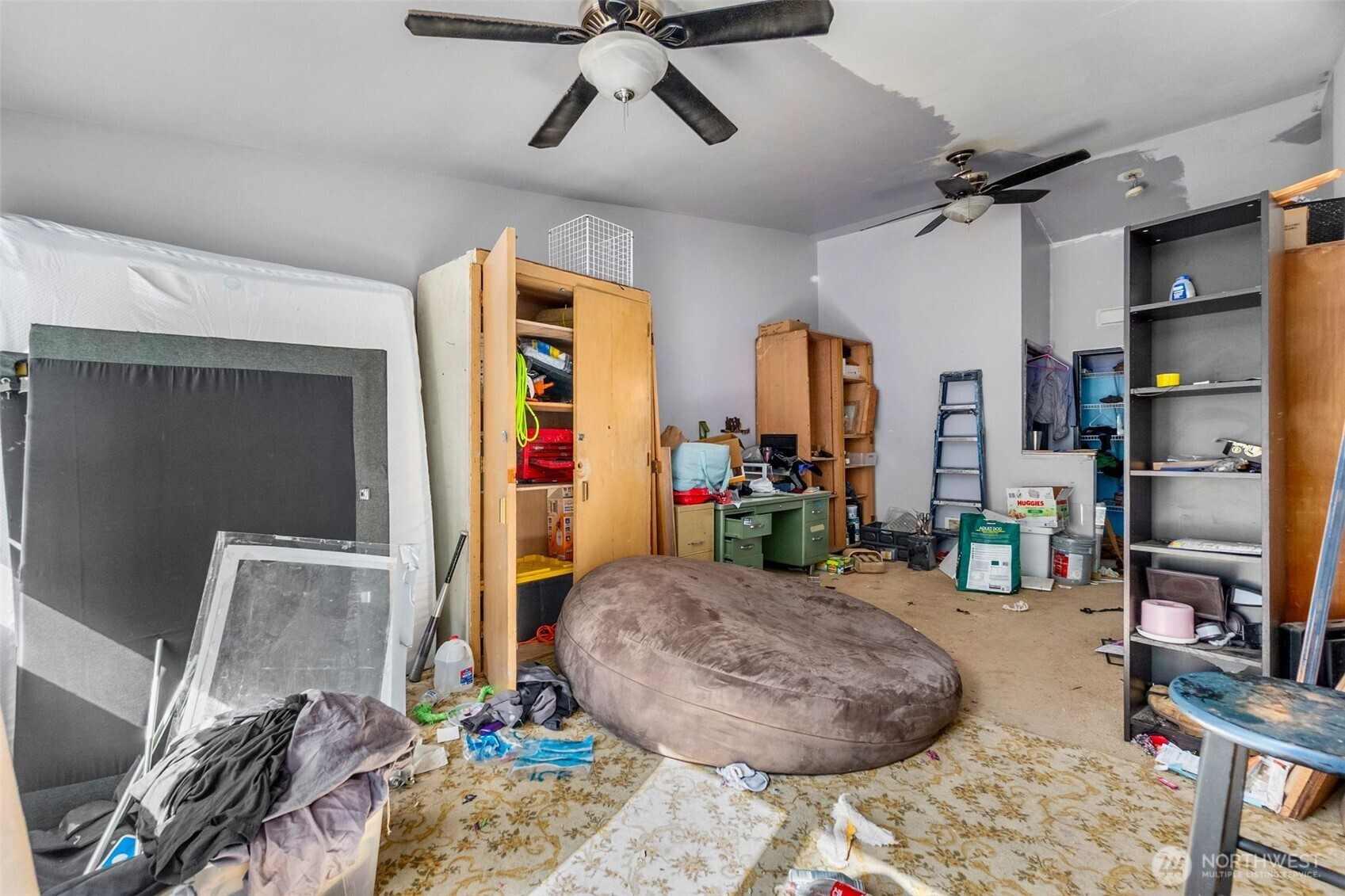4221 Roxanna Loop SE