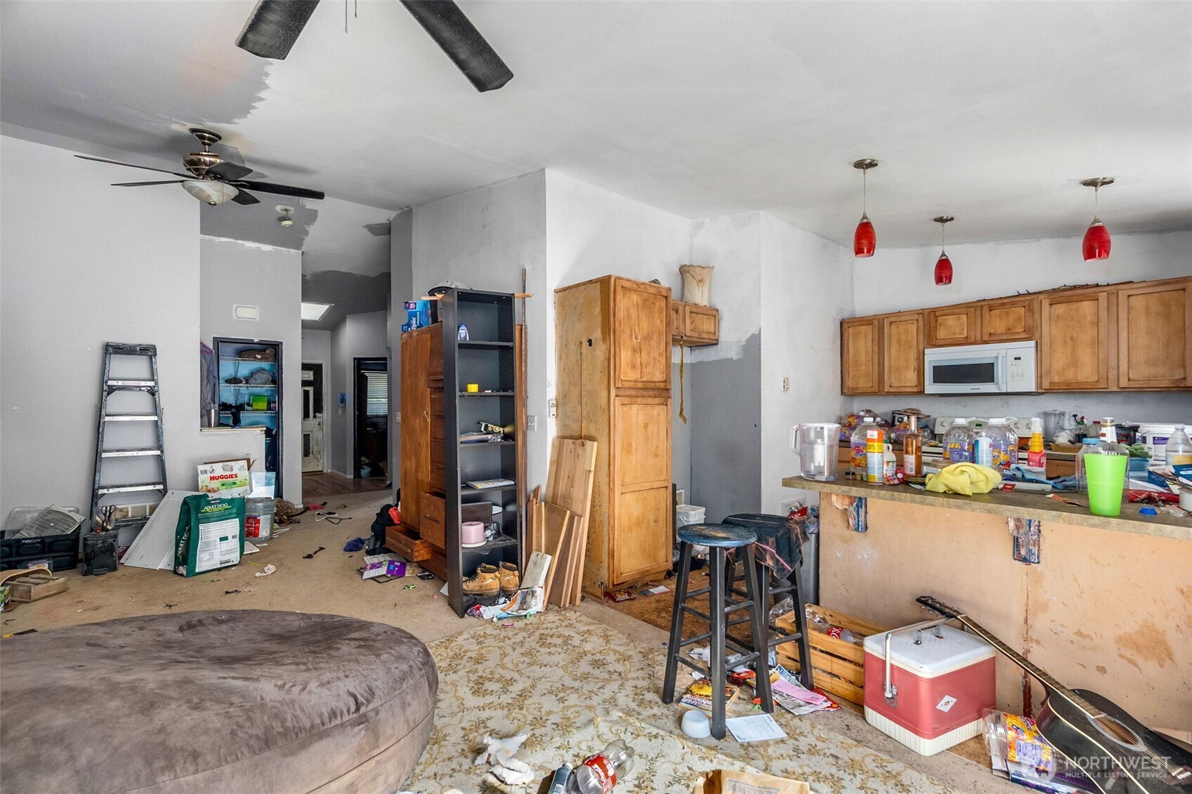 4221 Roxanna Loop SE