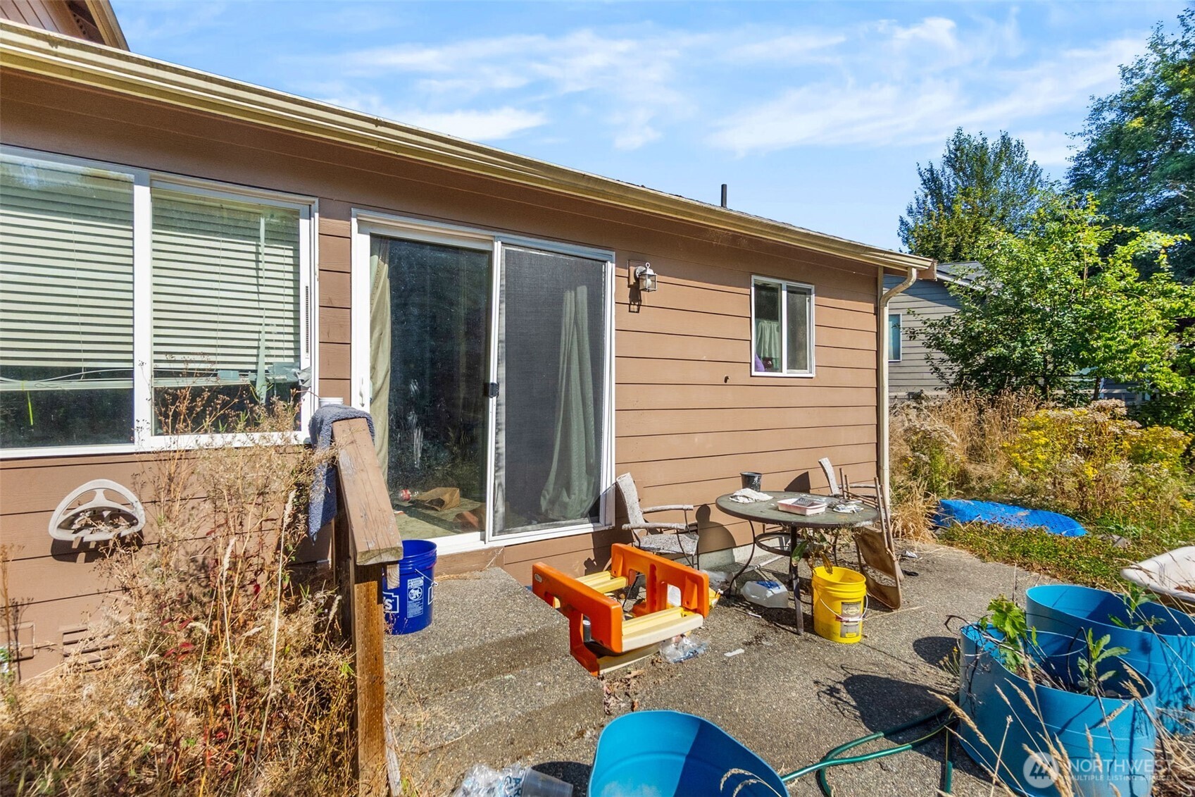 4221 Roxanna Loop SE