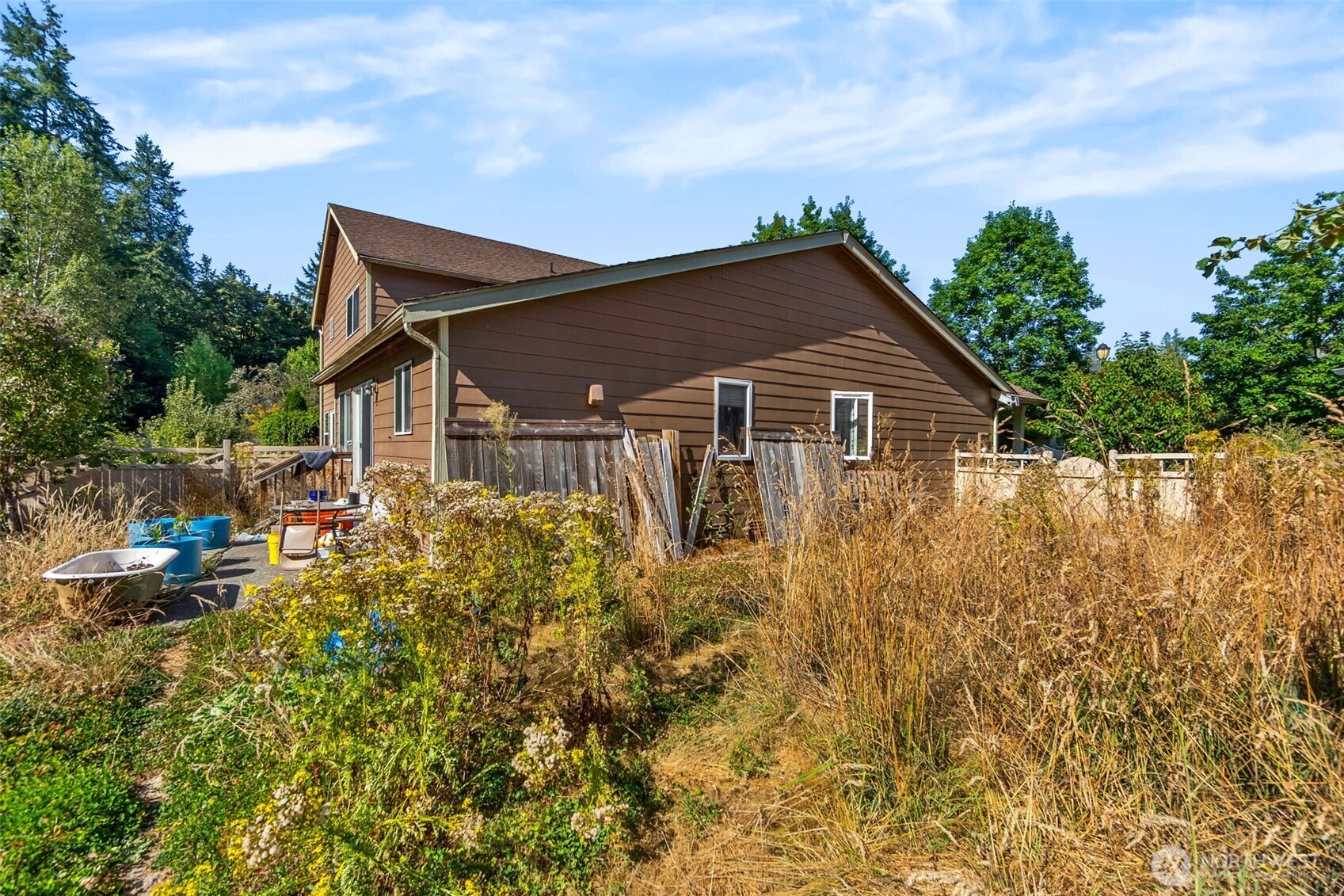 4221 Roxanna Loop SE