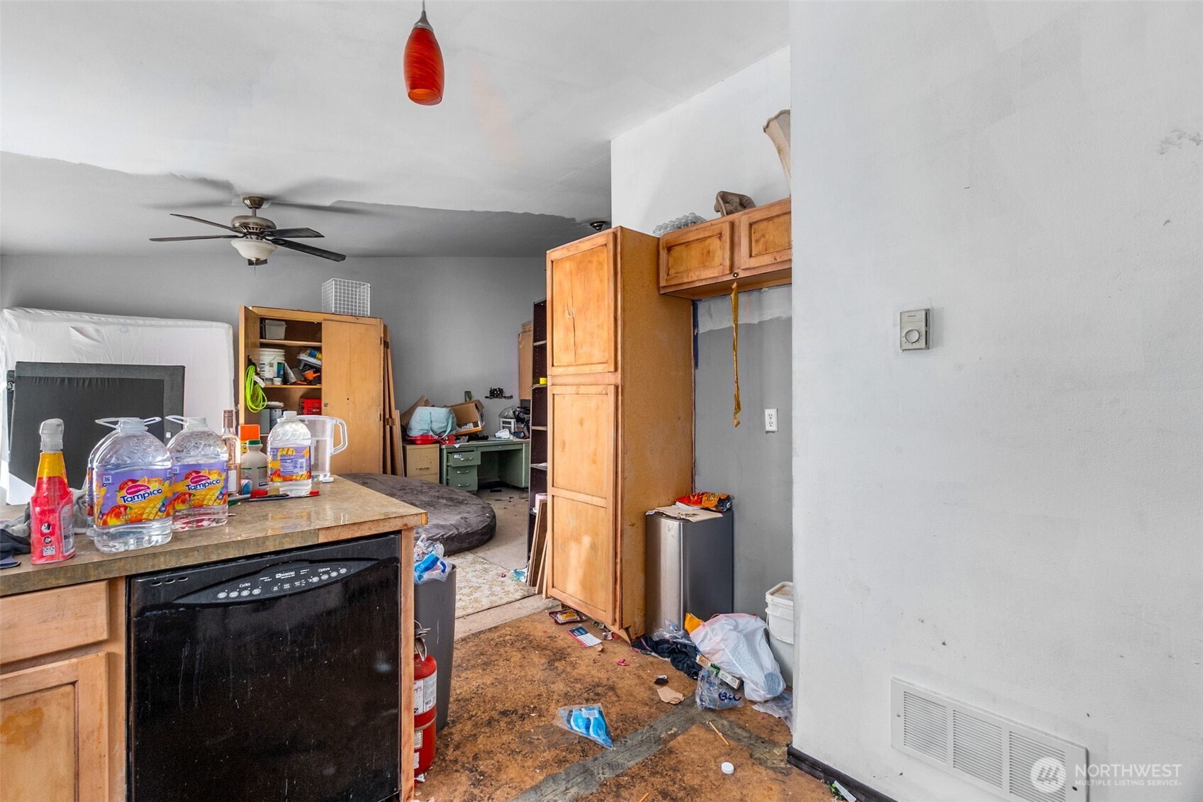 4221 Roxanna Loop SE