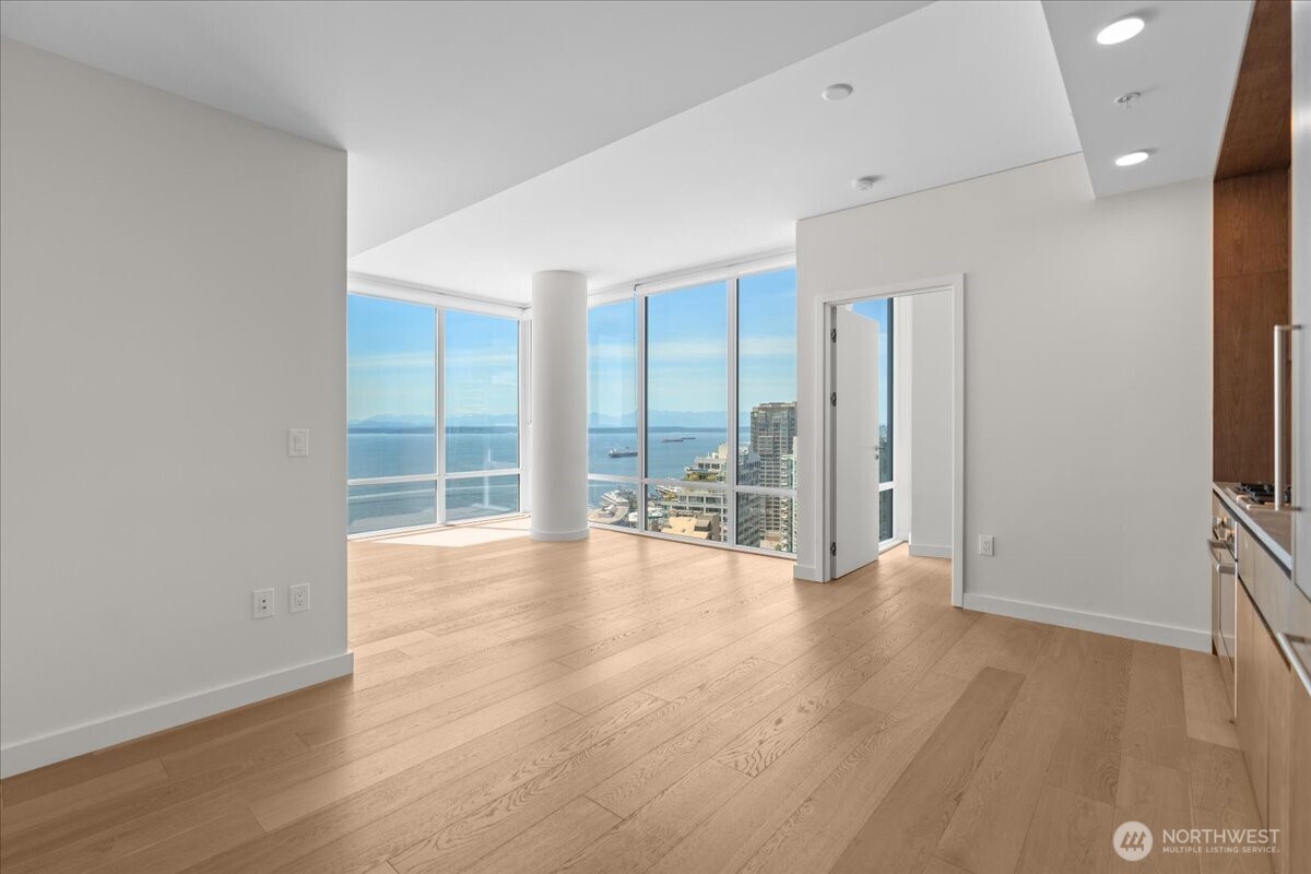 121 stewart Street Unit: 2507