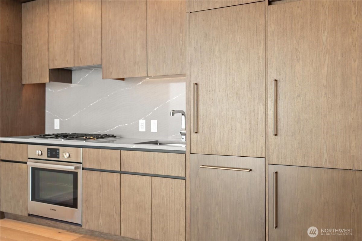 121 stewart Street Unit: 2507