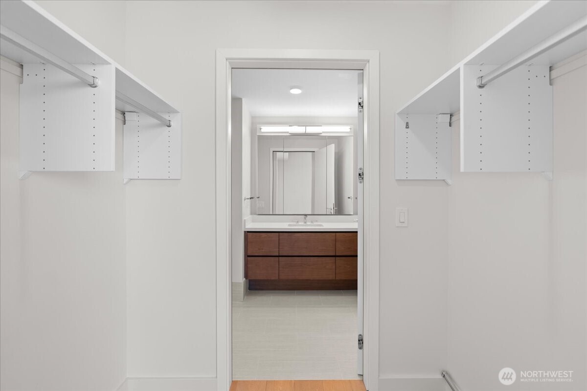 121 stewart Street Unit: 2507
