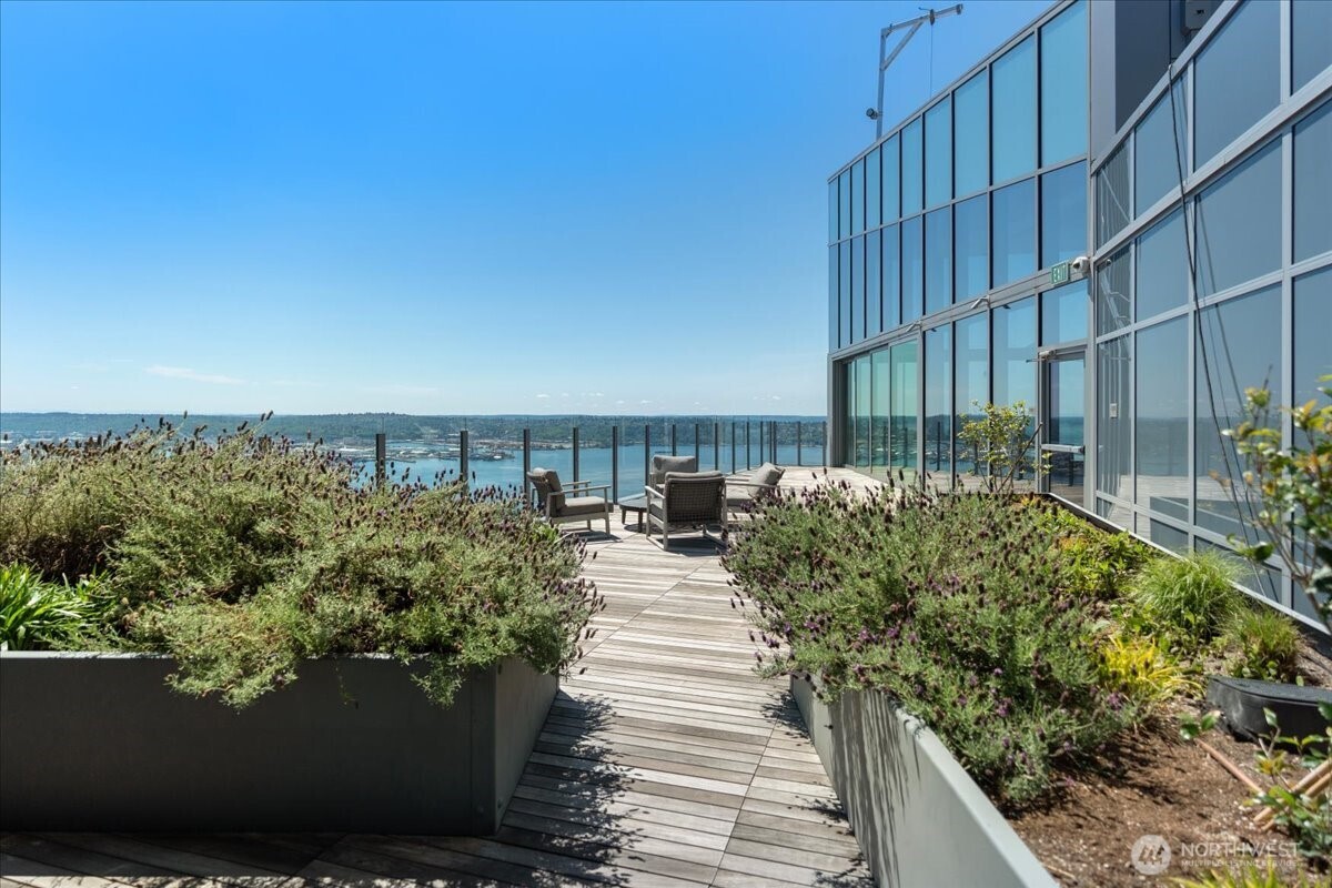 121 Stewart Street Unit: 2506