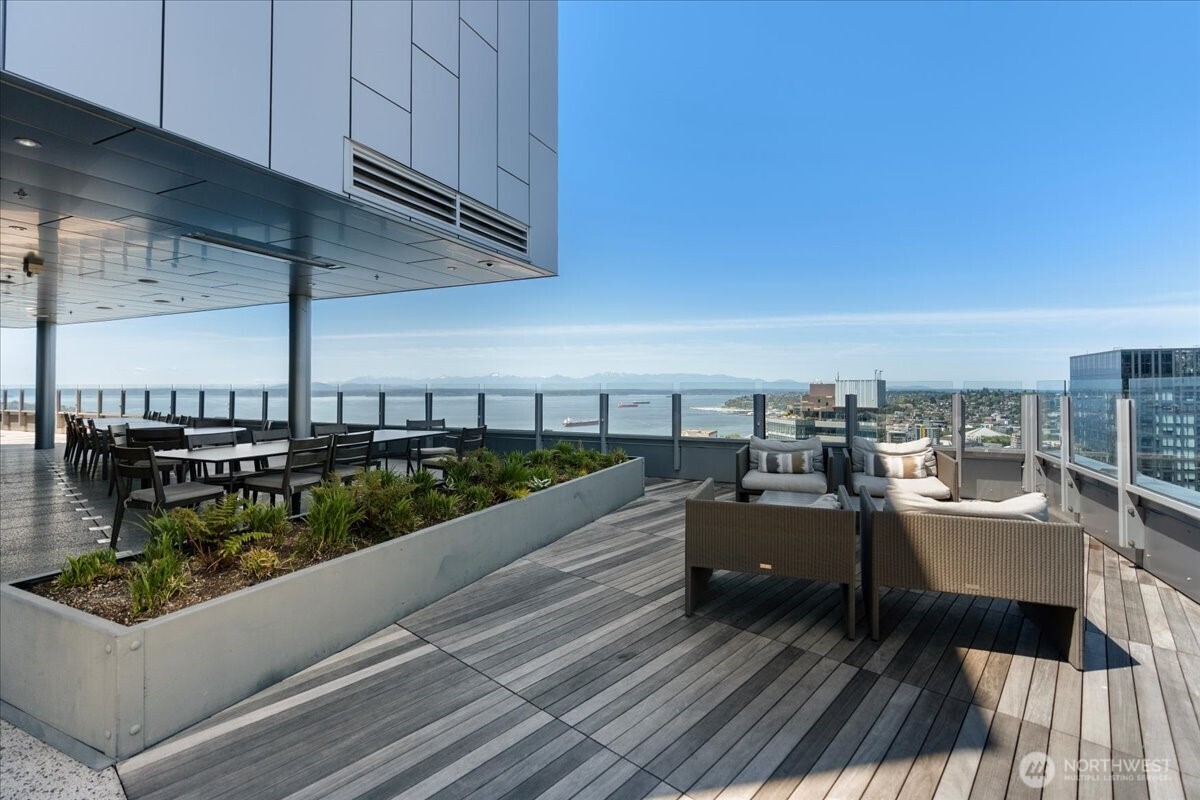 121 Stewart Street Unit: 2506