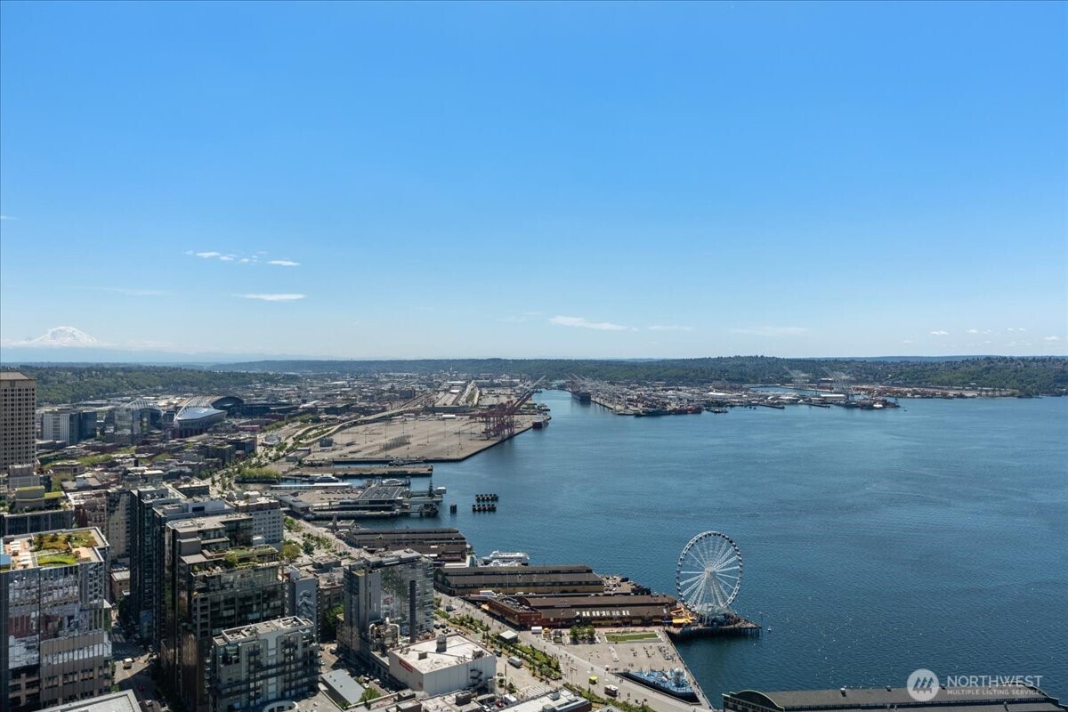 121 Stewart Street Unit: 2506
