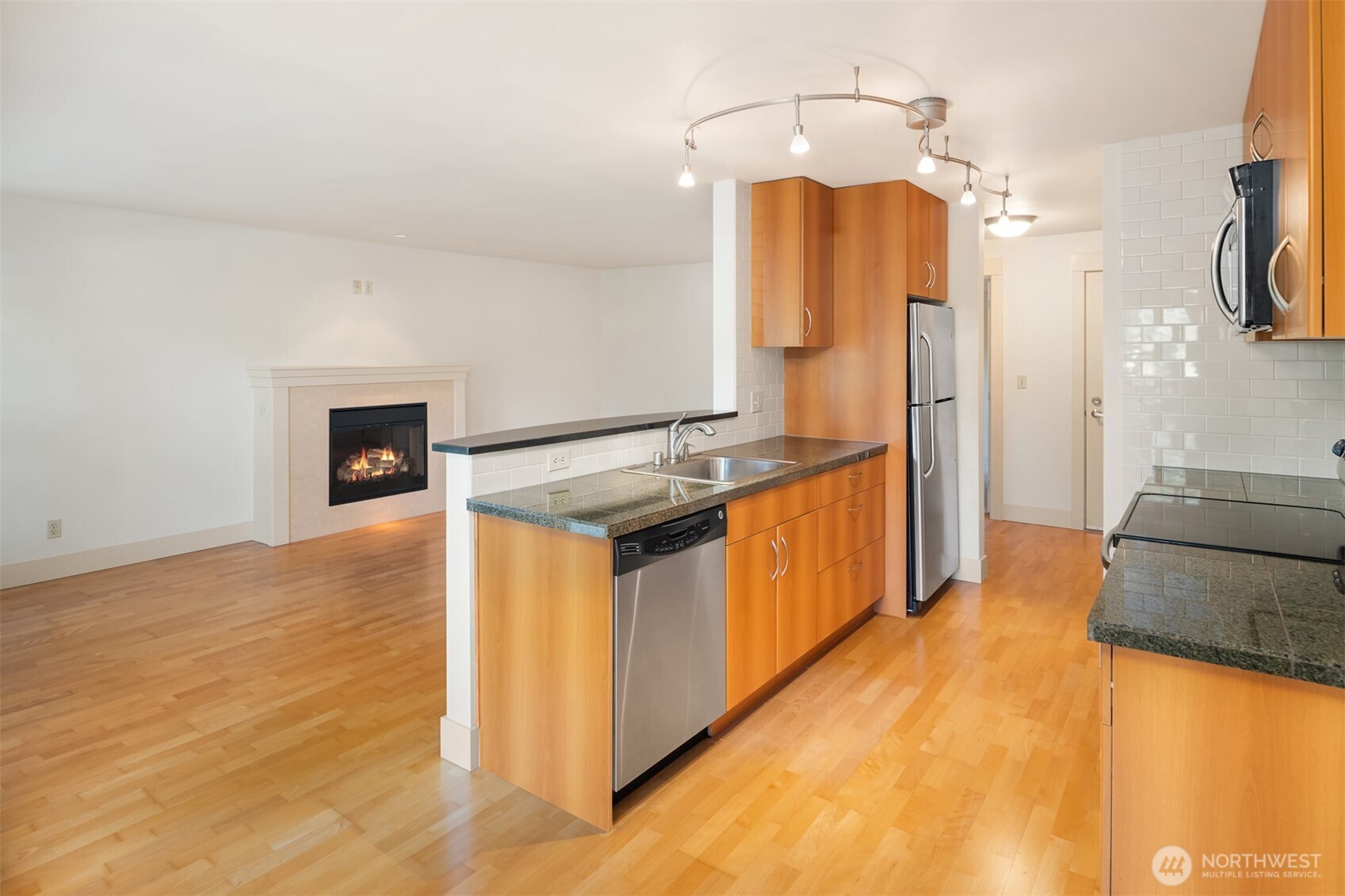 22910 90th Avenue W Unit: D303