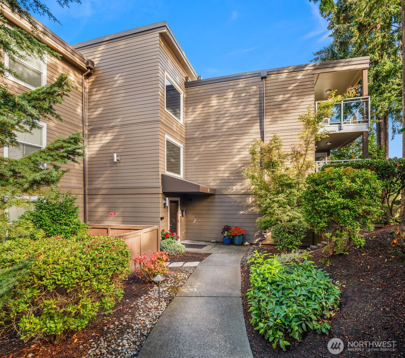 22910 90th Avenue W Unit: D303