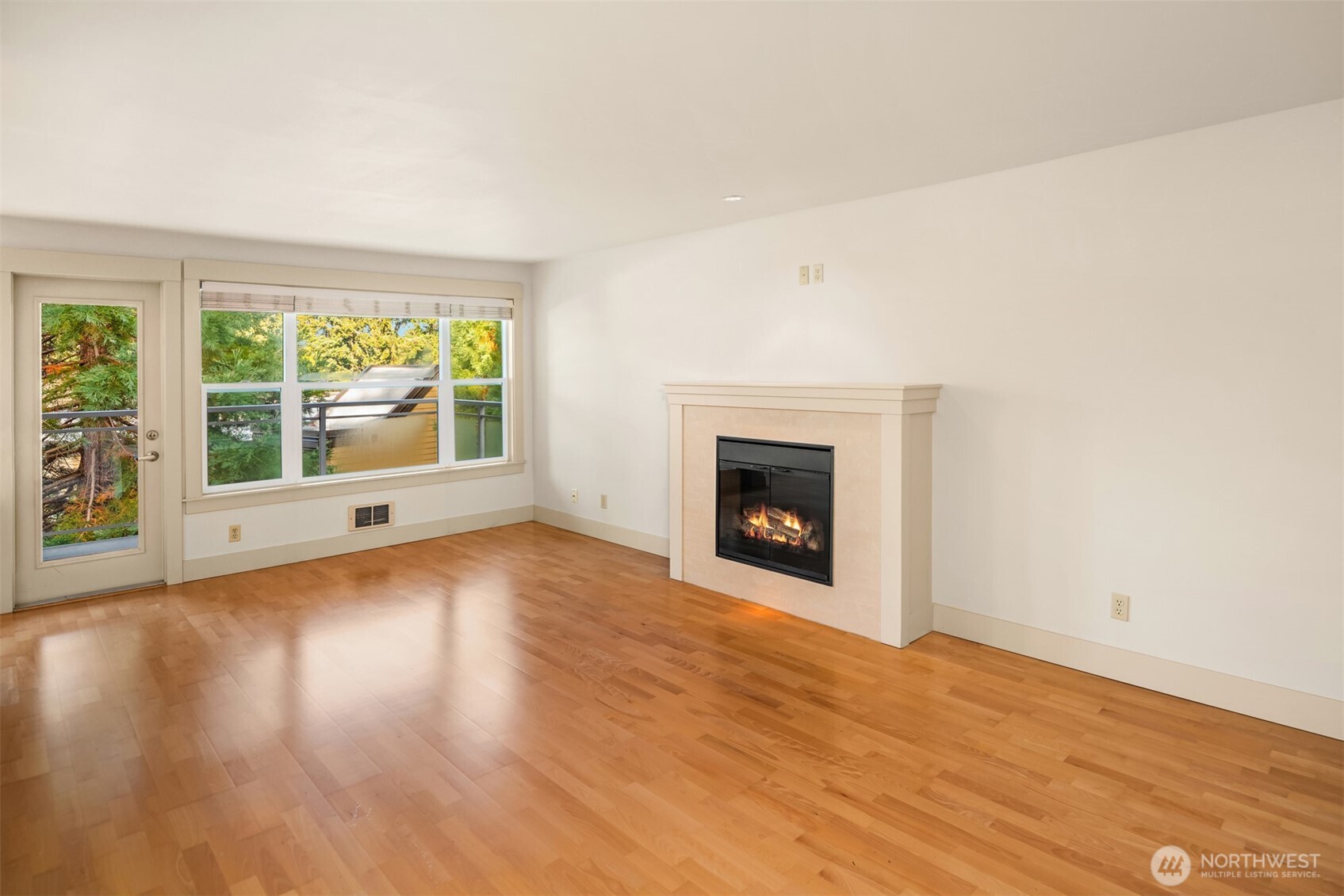 22910 90th Avenue W Unit: D303