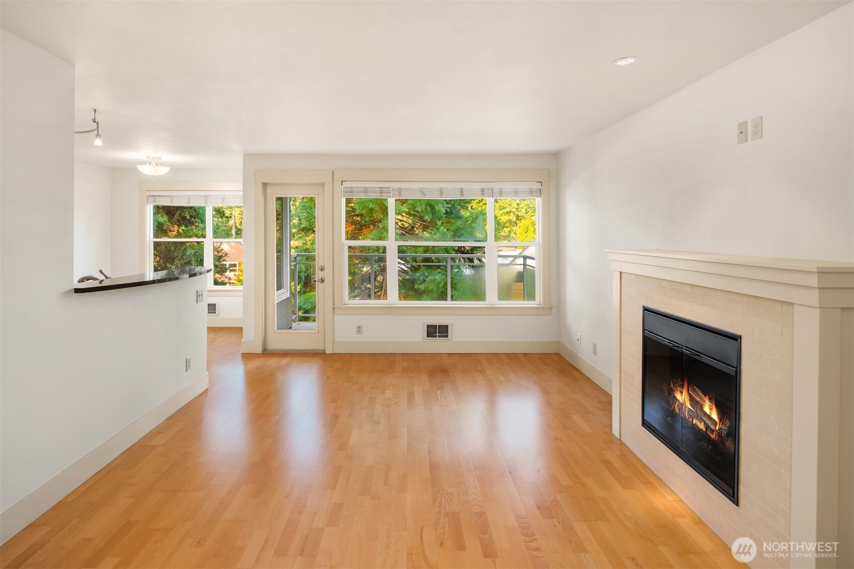 22910 90th Avenue W Unit: D303