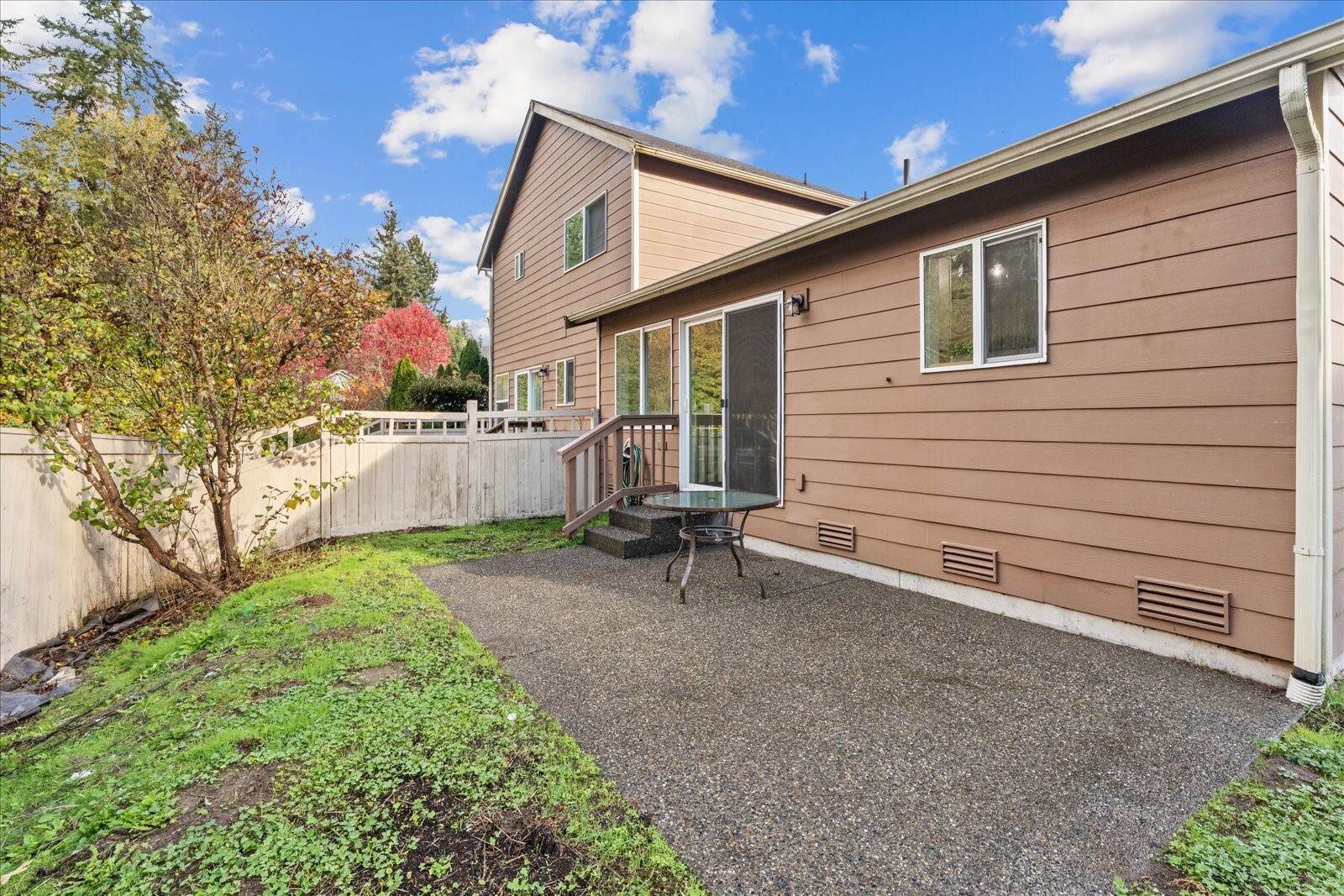 4221 Roxanna Loop SE