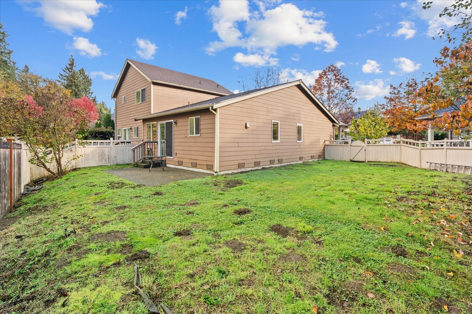 4221 Roxanna Loop SE