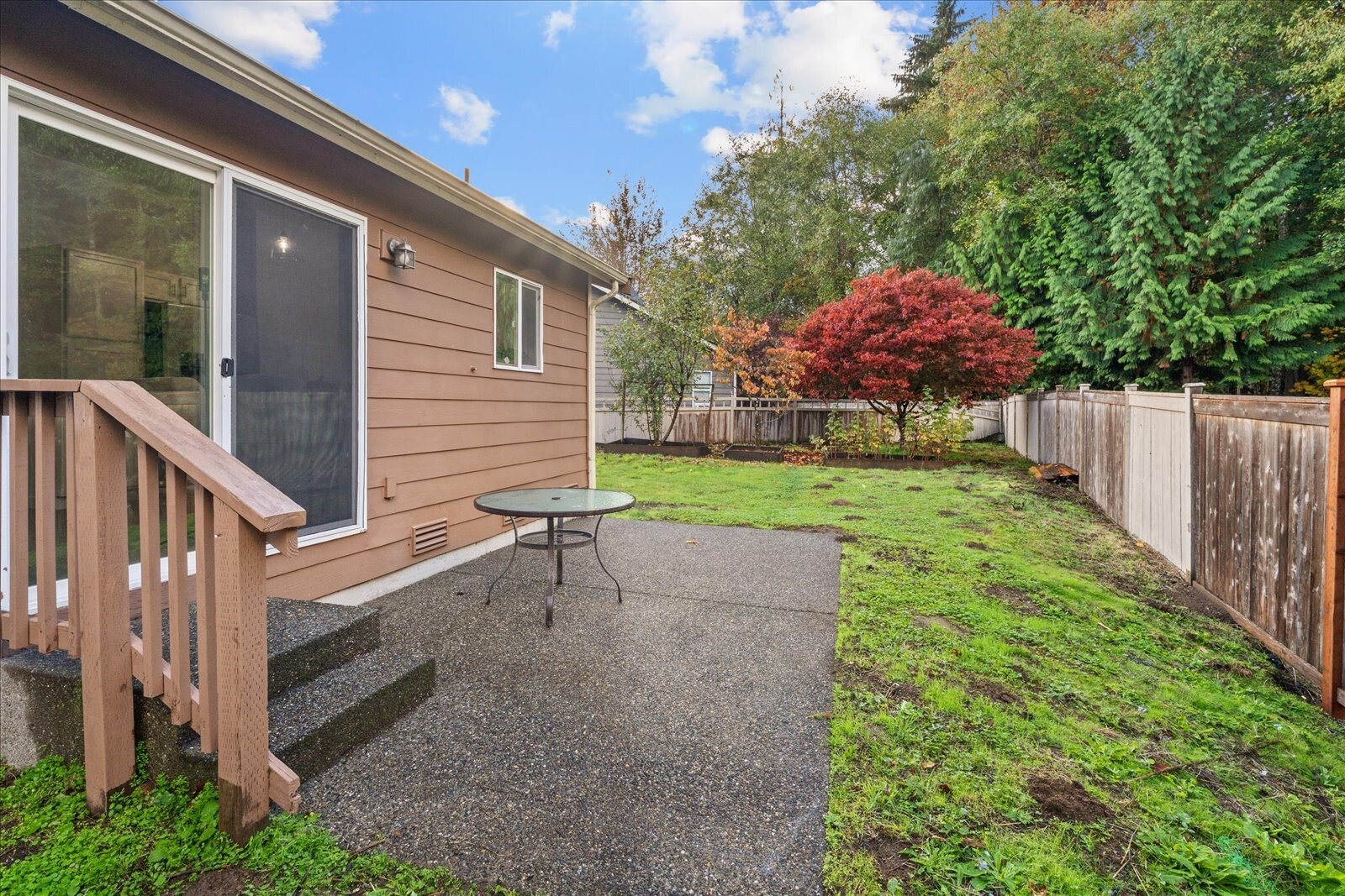 4221 Roxanna Loop SE