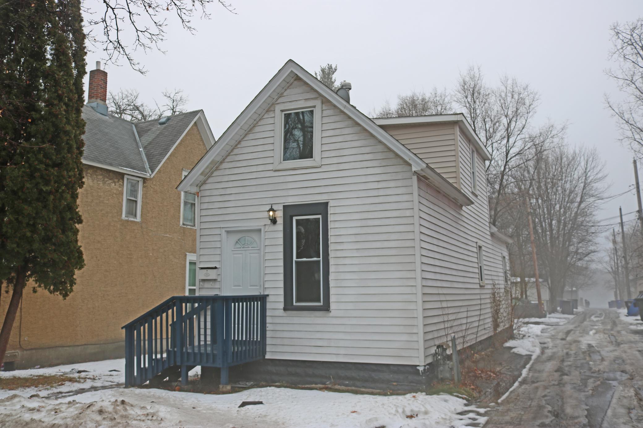 212 Front Avenue