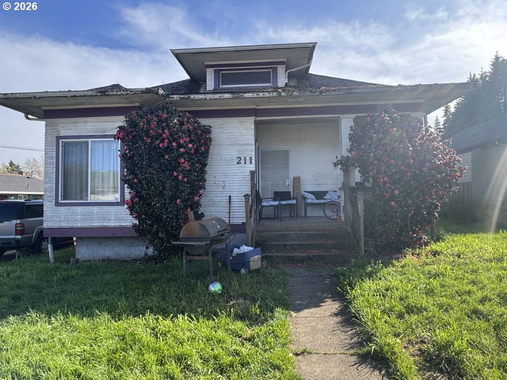 211 CHURCH ST