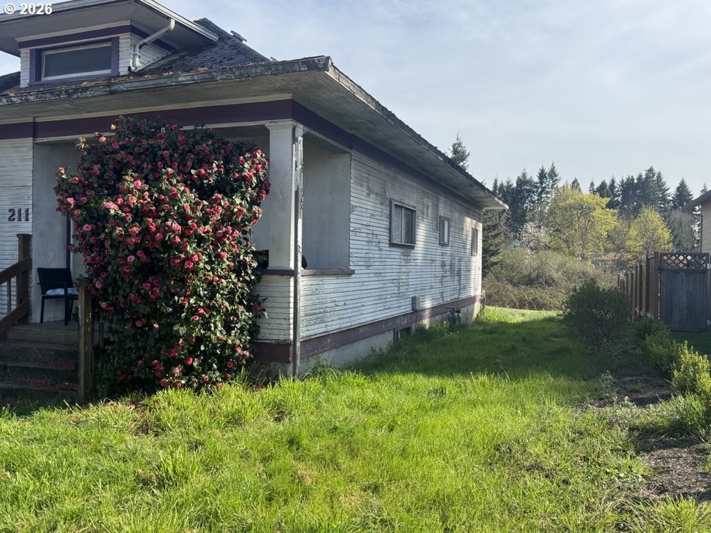 211 CHURCH ST