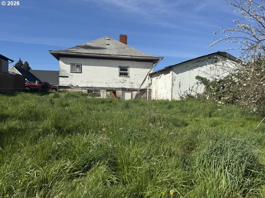 211 CHURCH ST