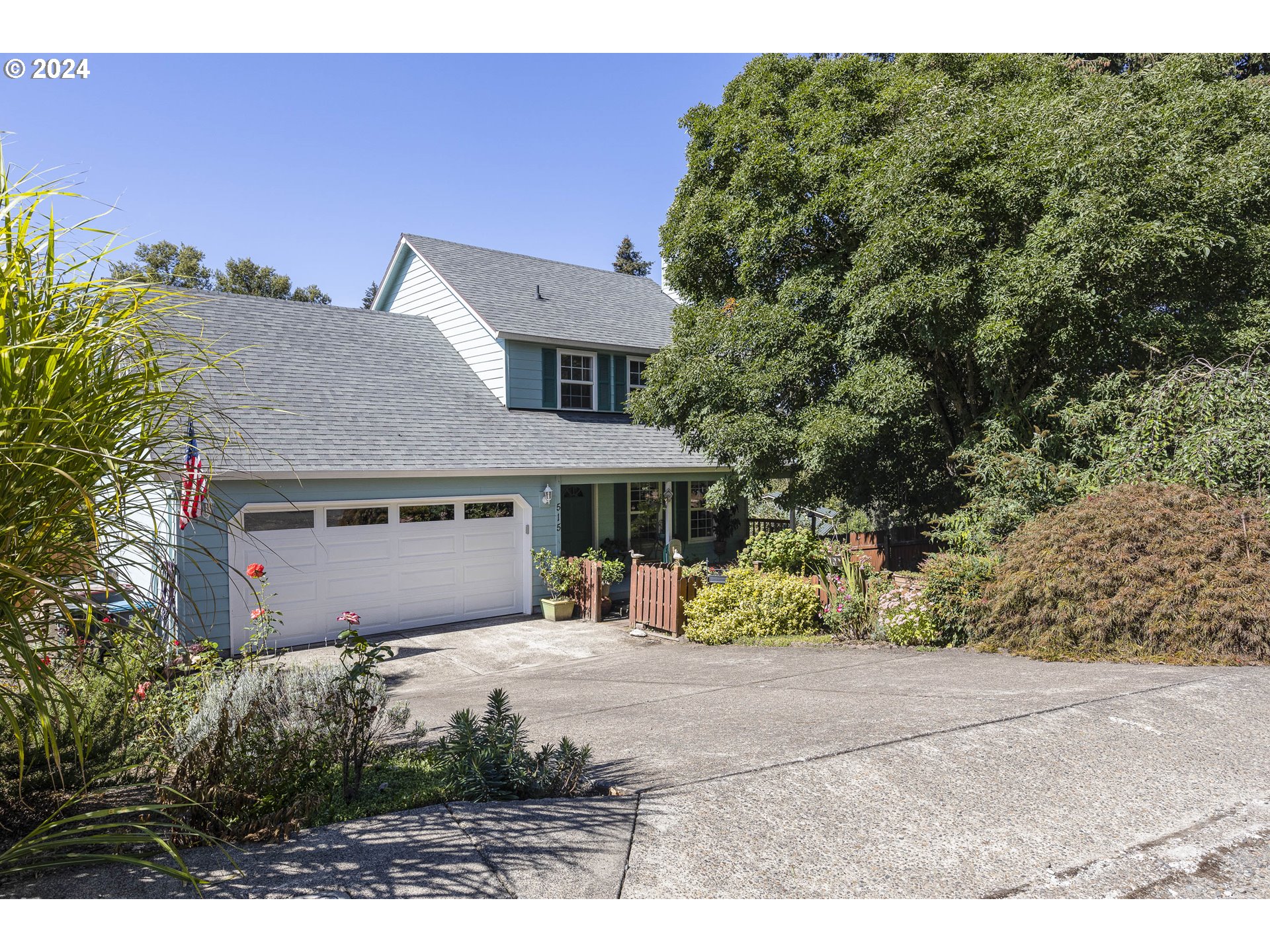 515 SE PALMER LN