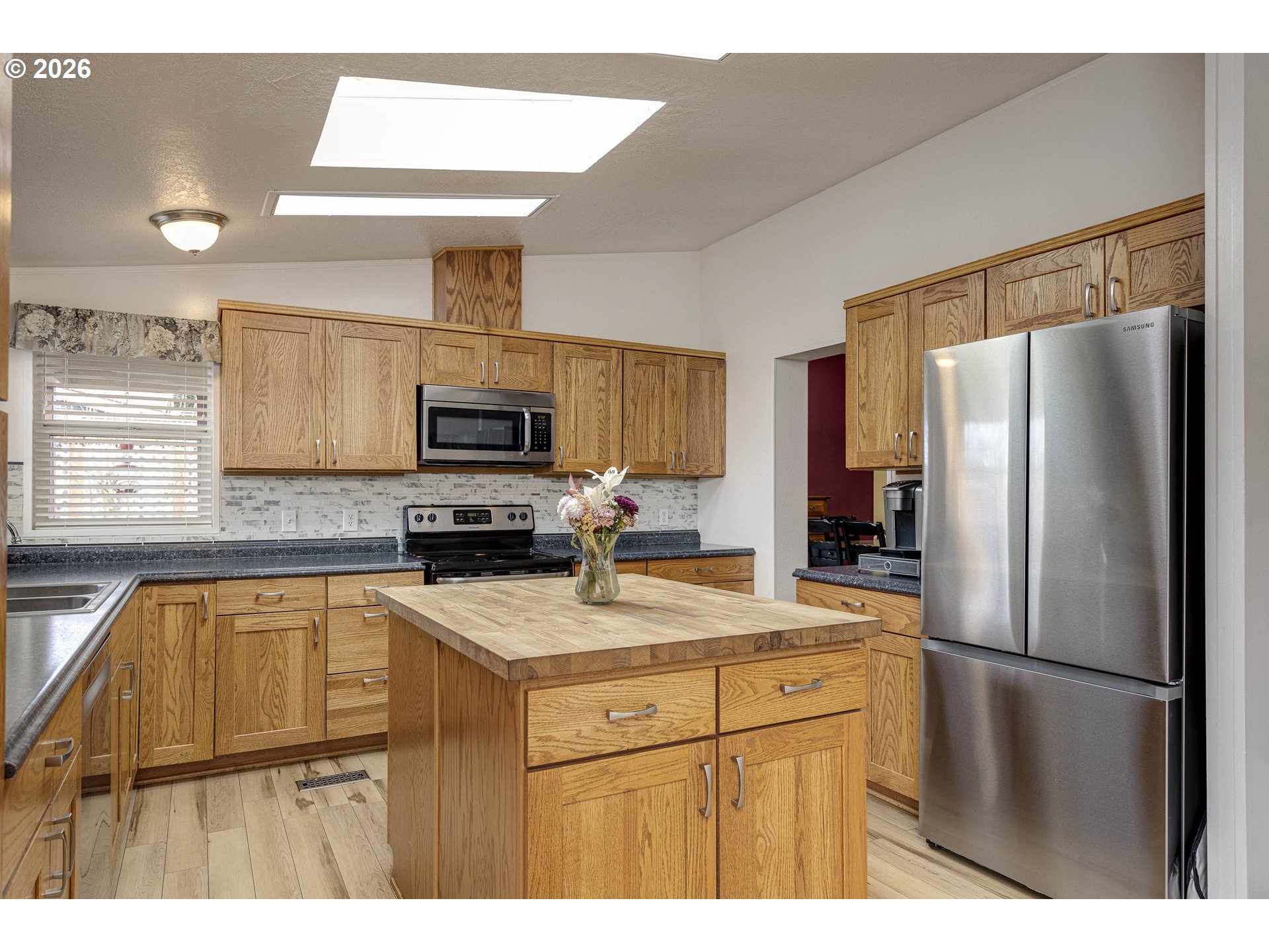 655 NE BURNETT RD 9, McMinnville Unit: 9