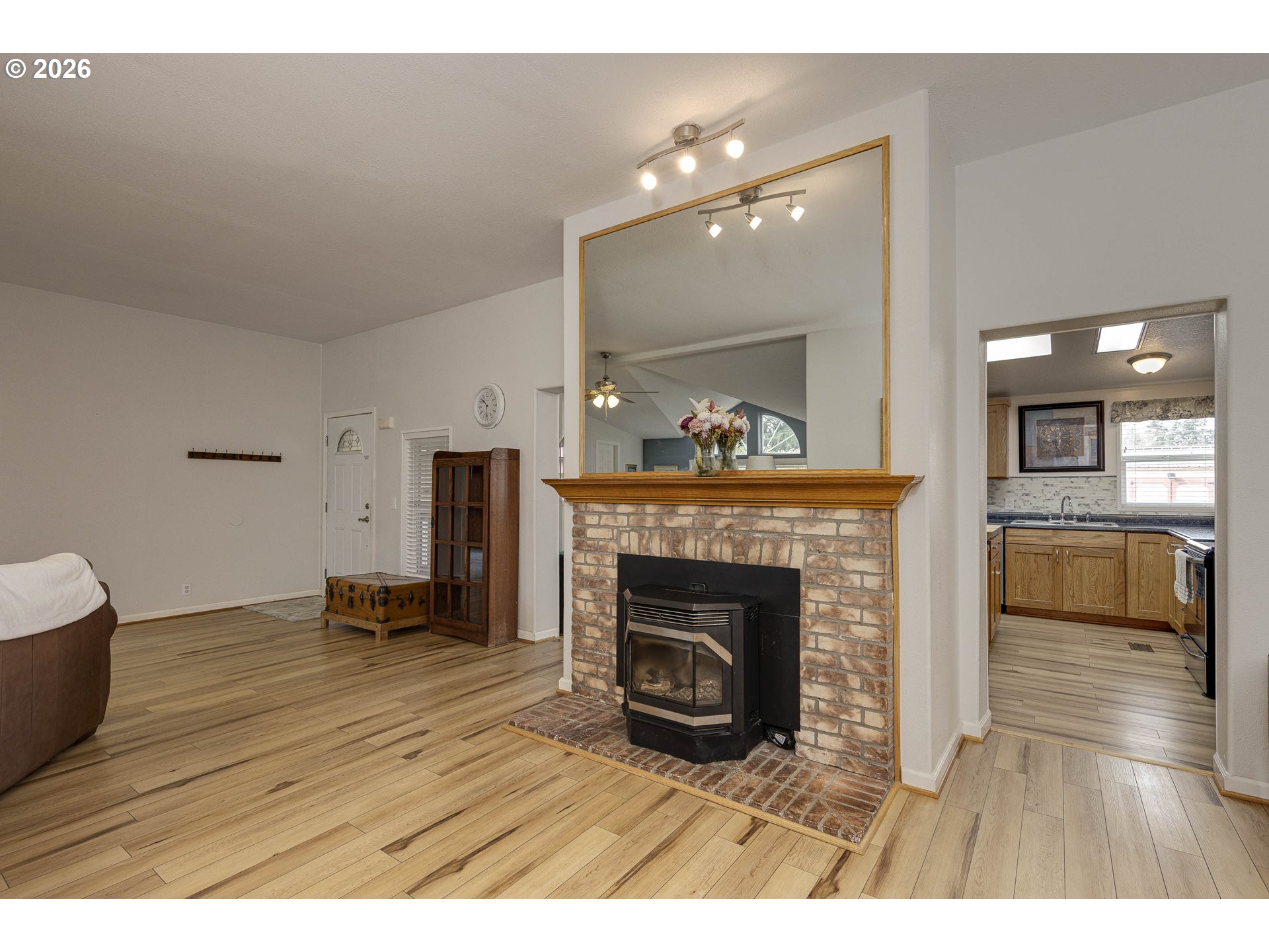 655 NE BURNETT RD 9, McMinnville Unit: 9