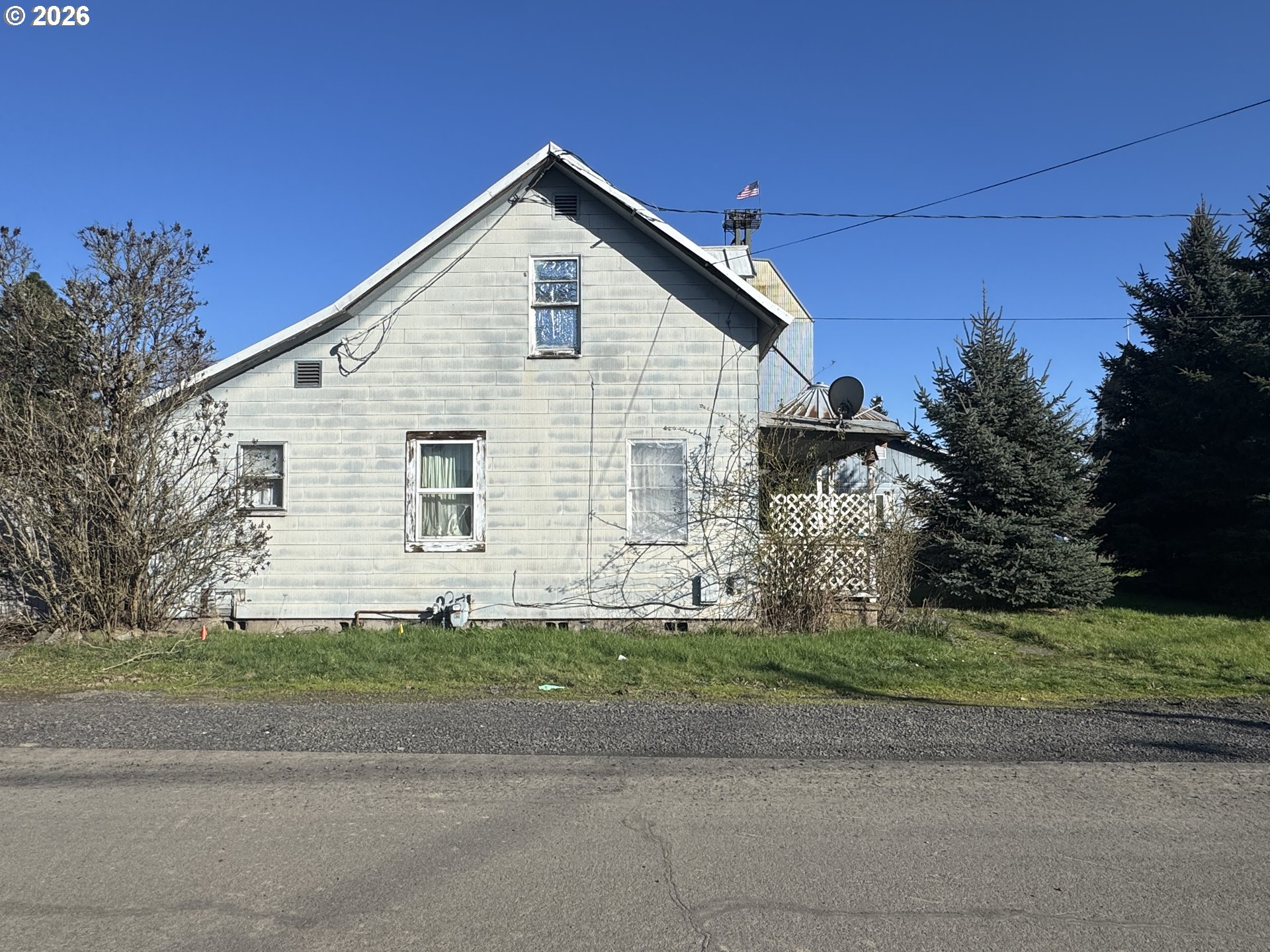 210 6th ST