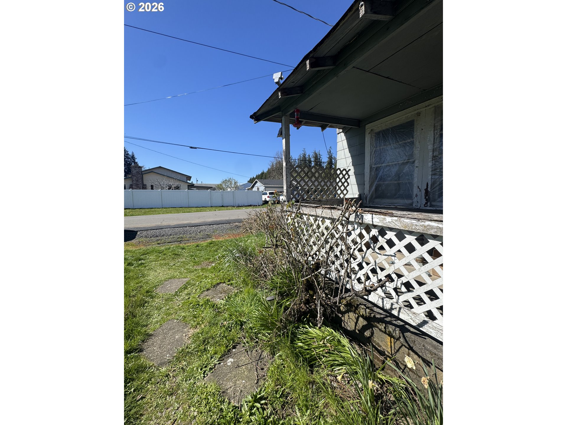 210 6th ST