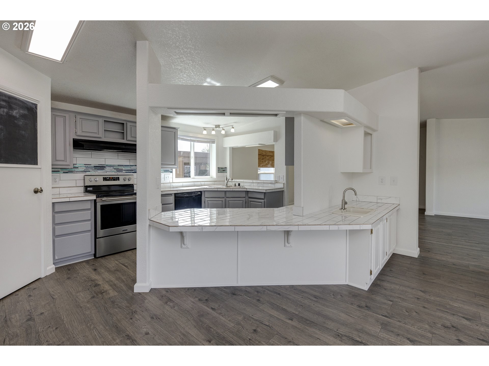 1145 SW CYPRESS ST 100, McMinnville Unit: 100