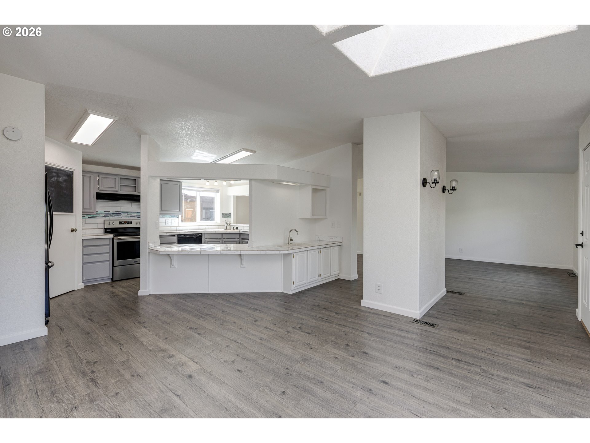 1145 SW CYPRESS ST 100, McMinnville Unit: 100