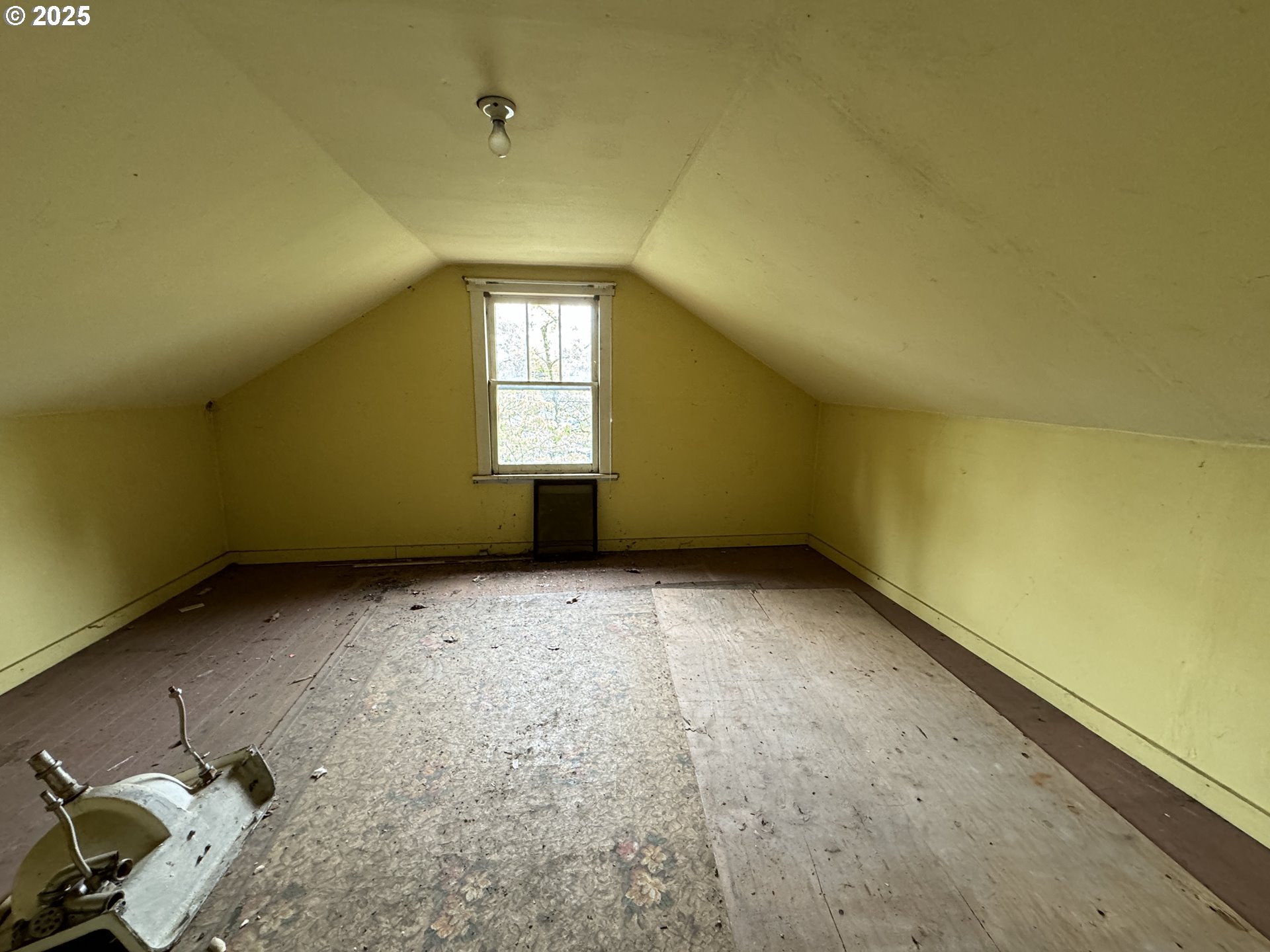 240 SE DAVIS ST, McMinnville