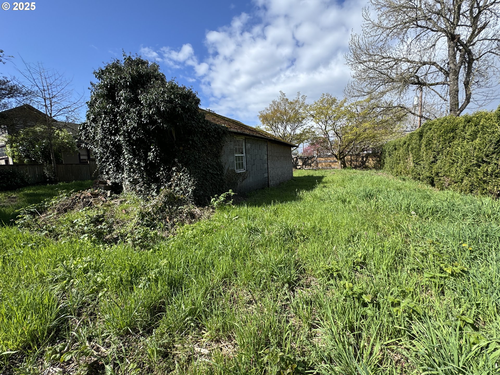 240 SE DAVIS ST, McMinnville