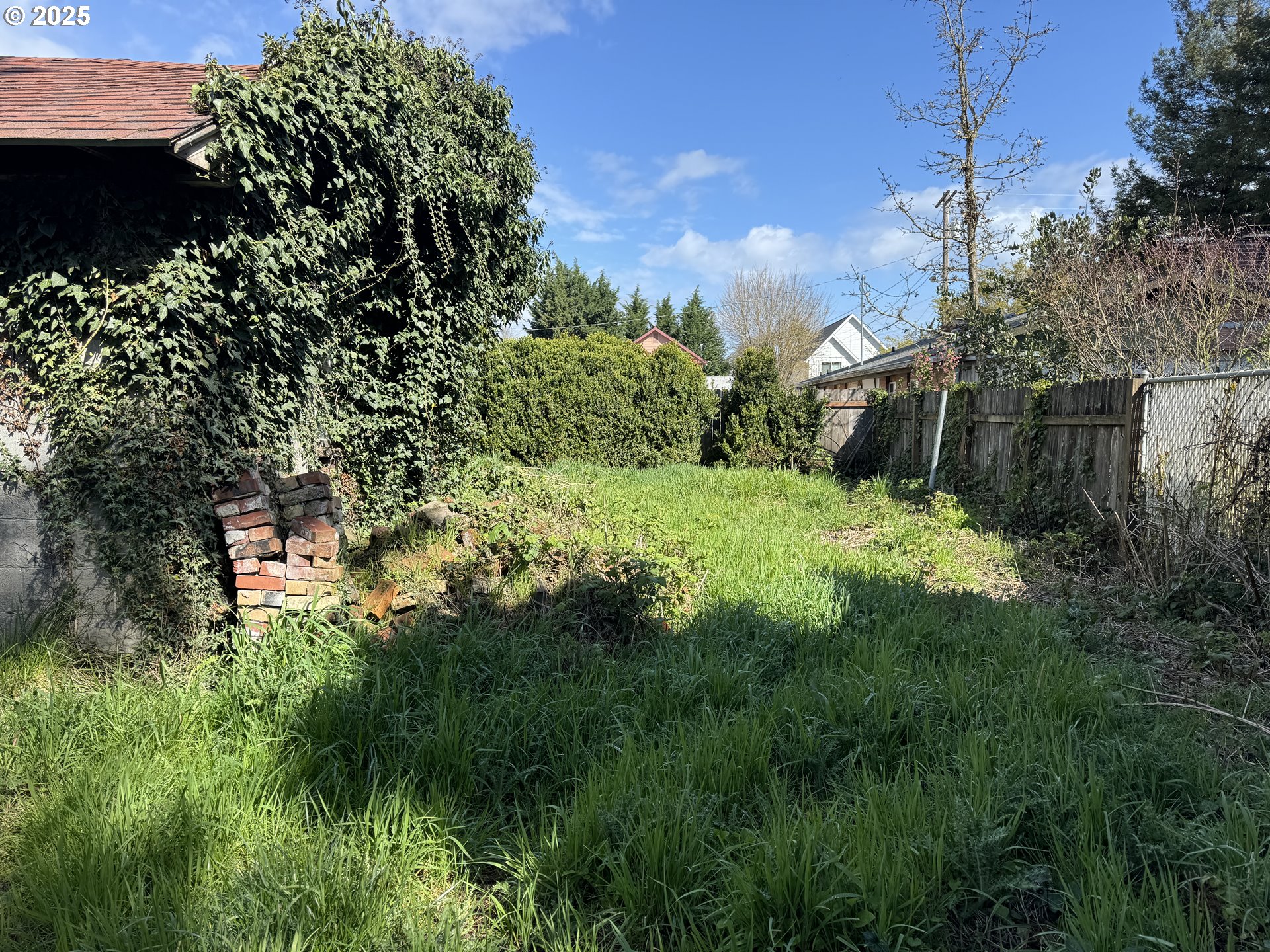 240 SE DAVIS ST, McMinnville