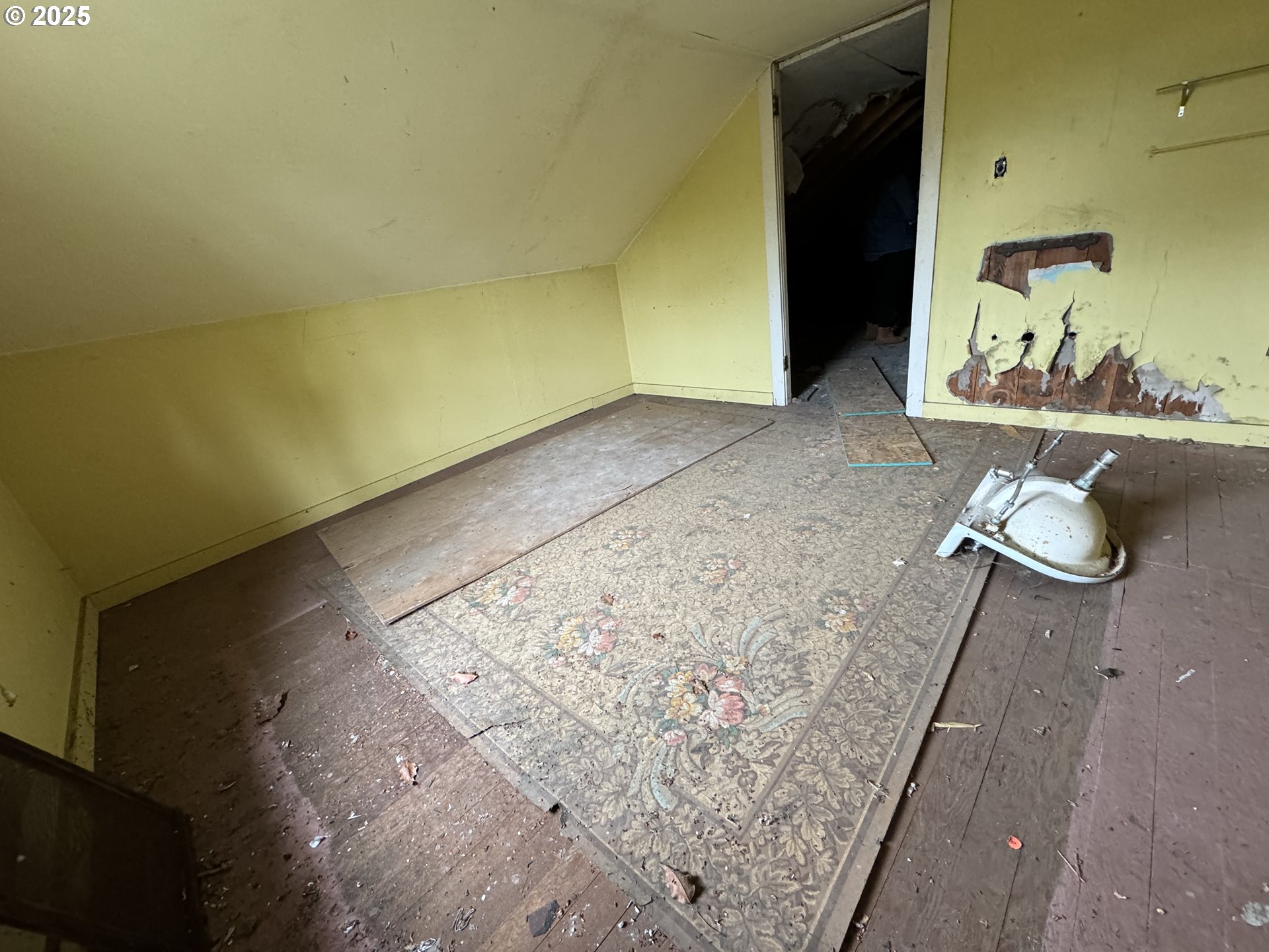 240 SE DAVIS ST, McMinnville