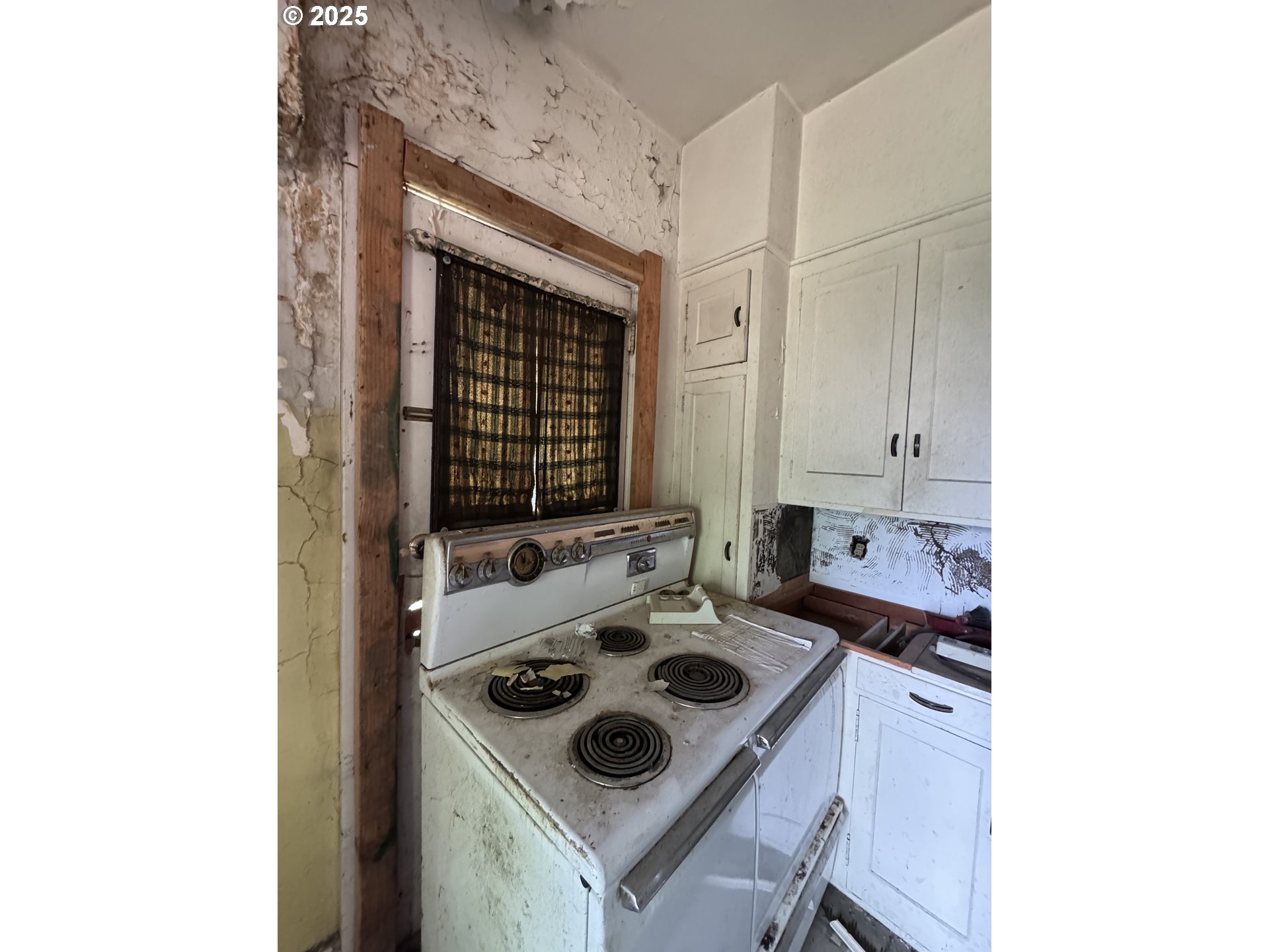 240 SE DAVIS ST, McMinnville