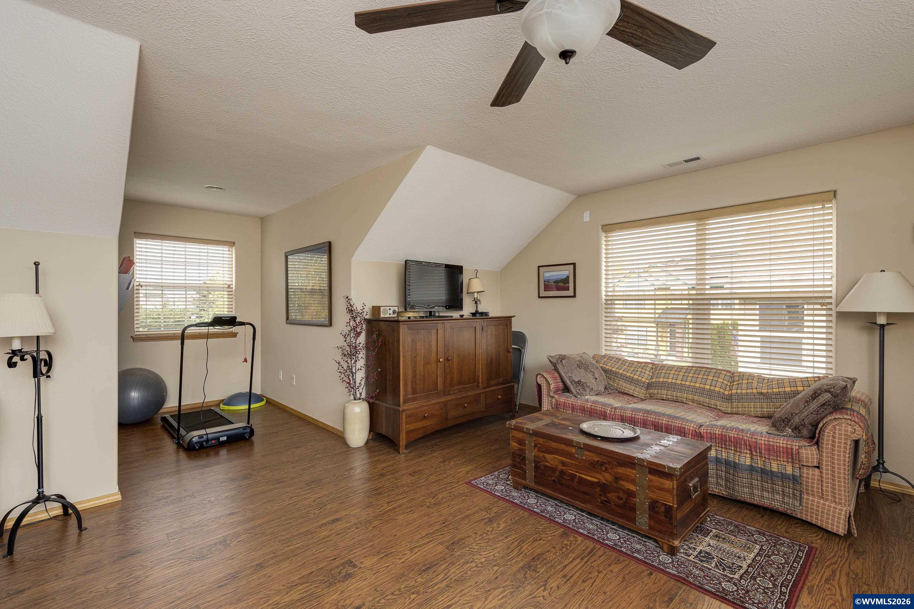 1450 NE Kerry Ct
