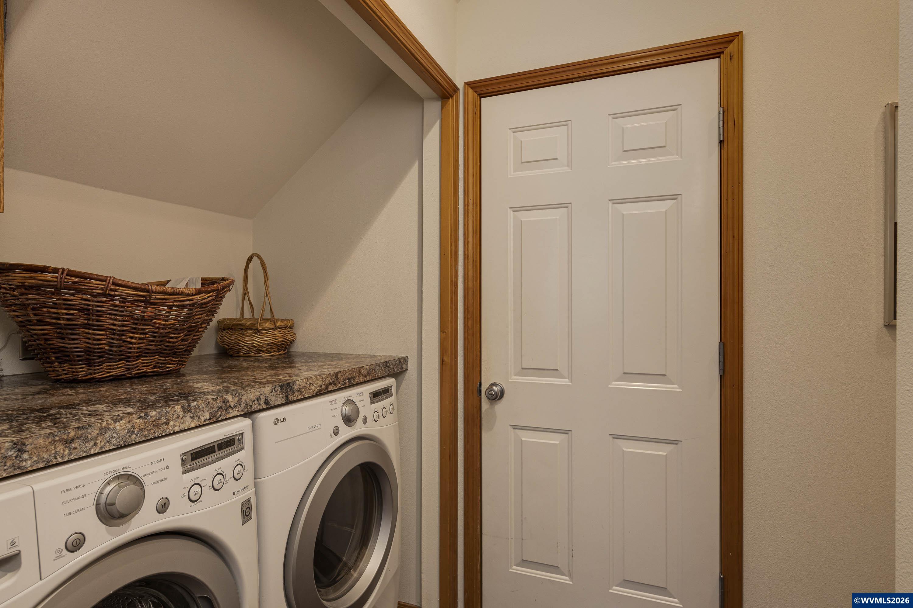 1450 NE Kerry Ct