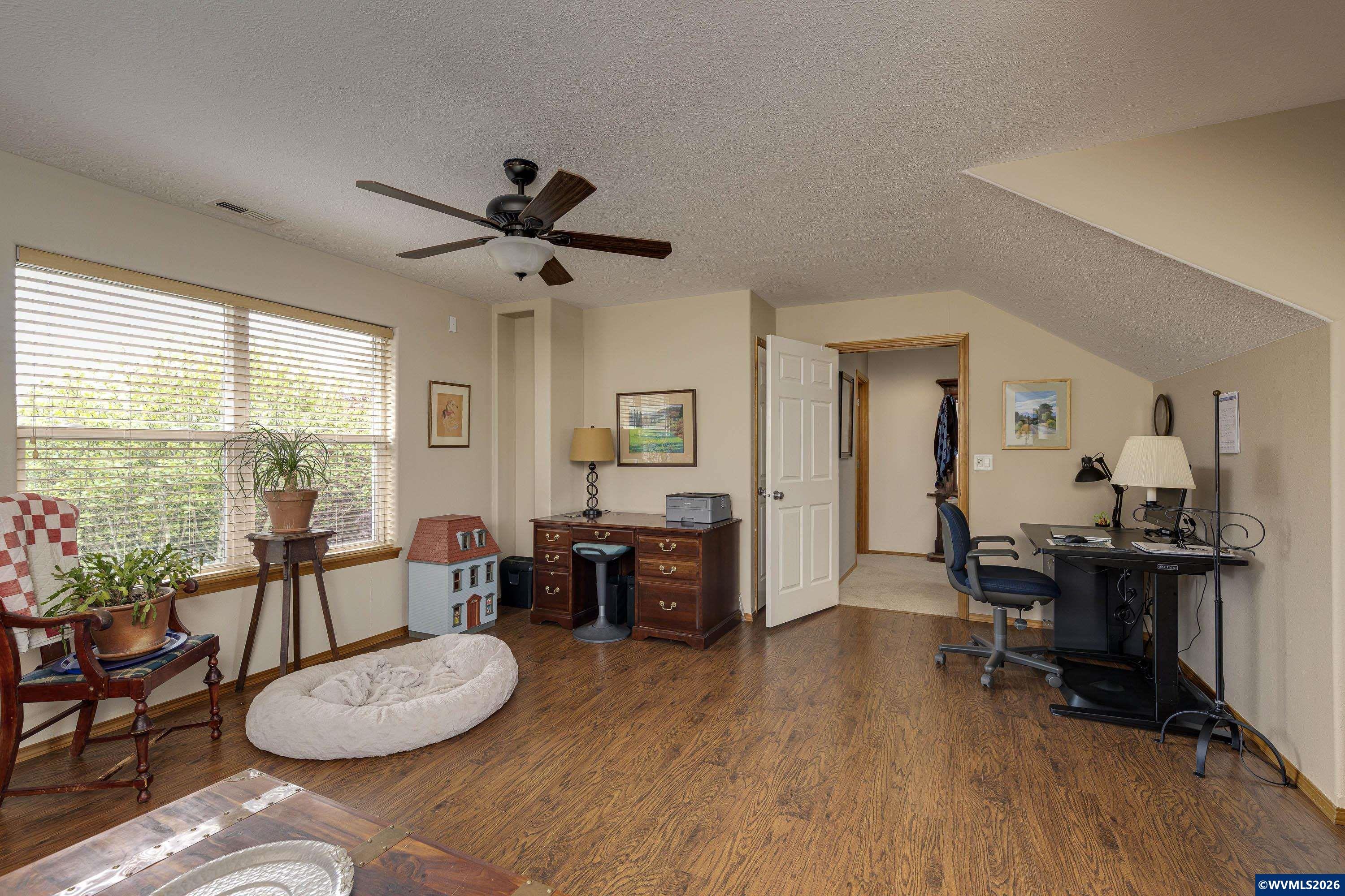1450 NE Kerry Ct