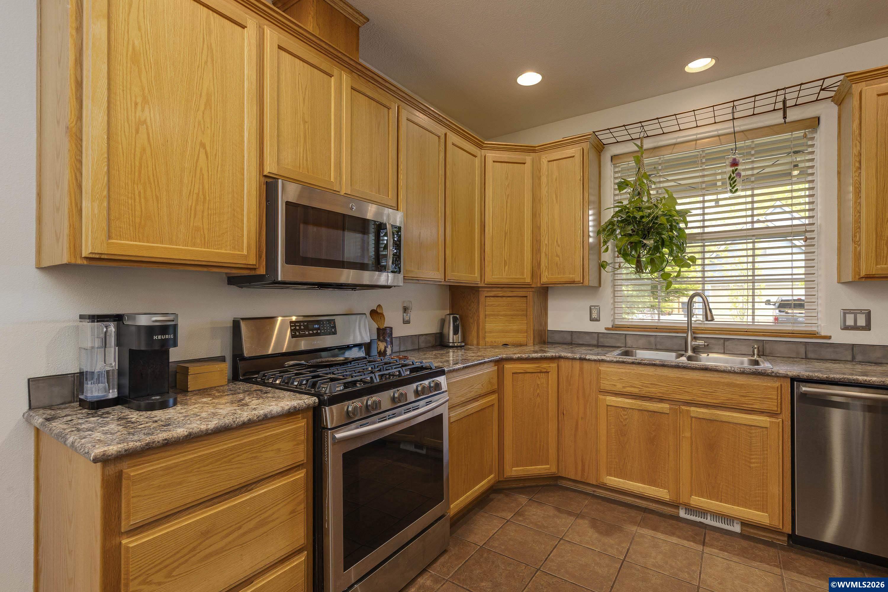 1450 NE Kerry Ct