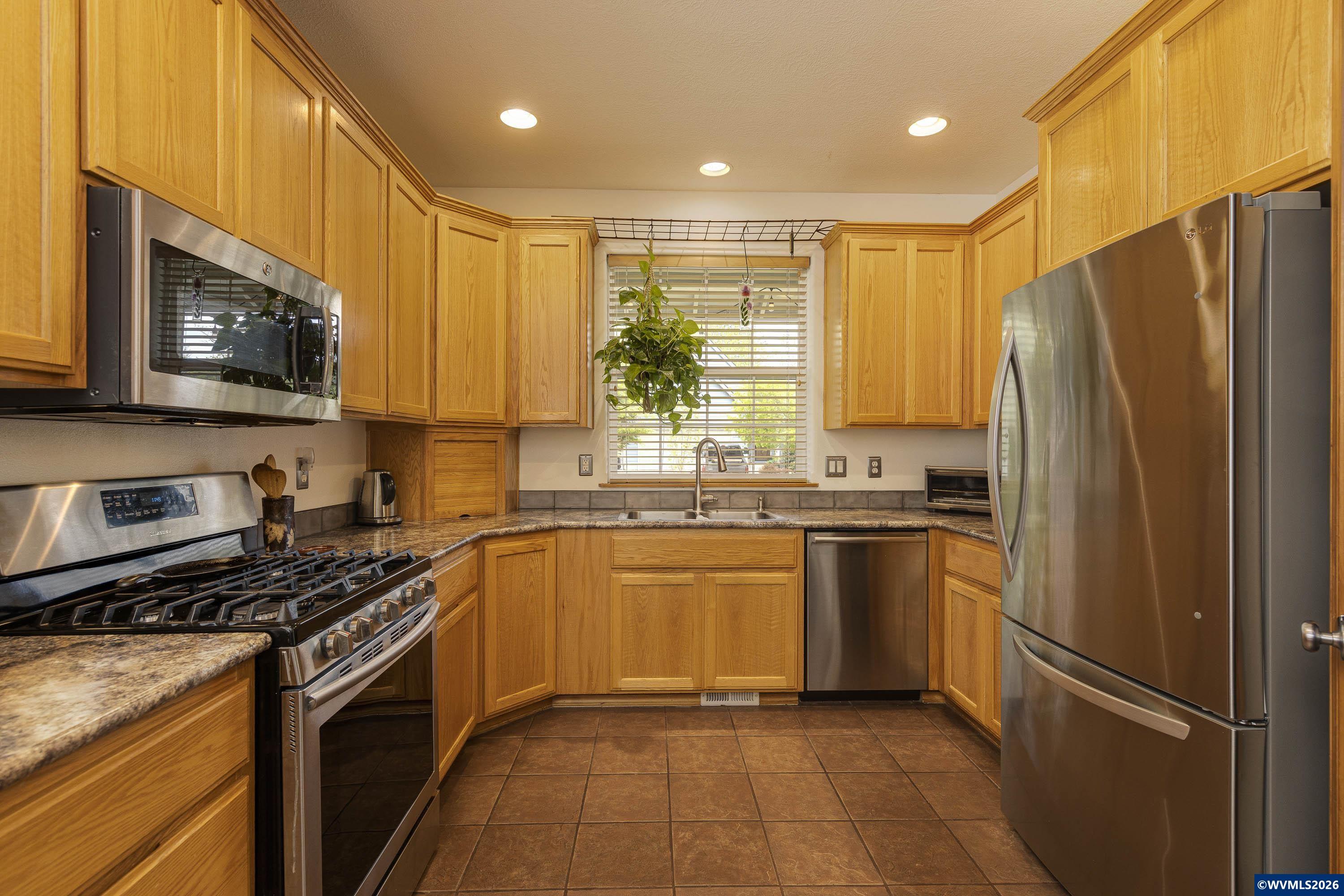 1450 NE Kerry Ct