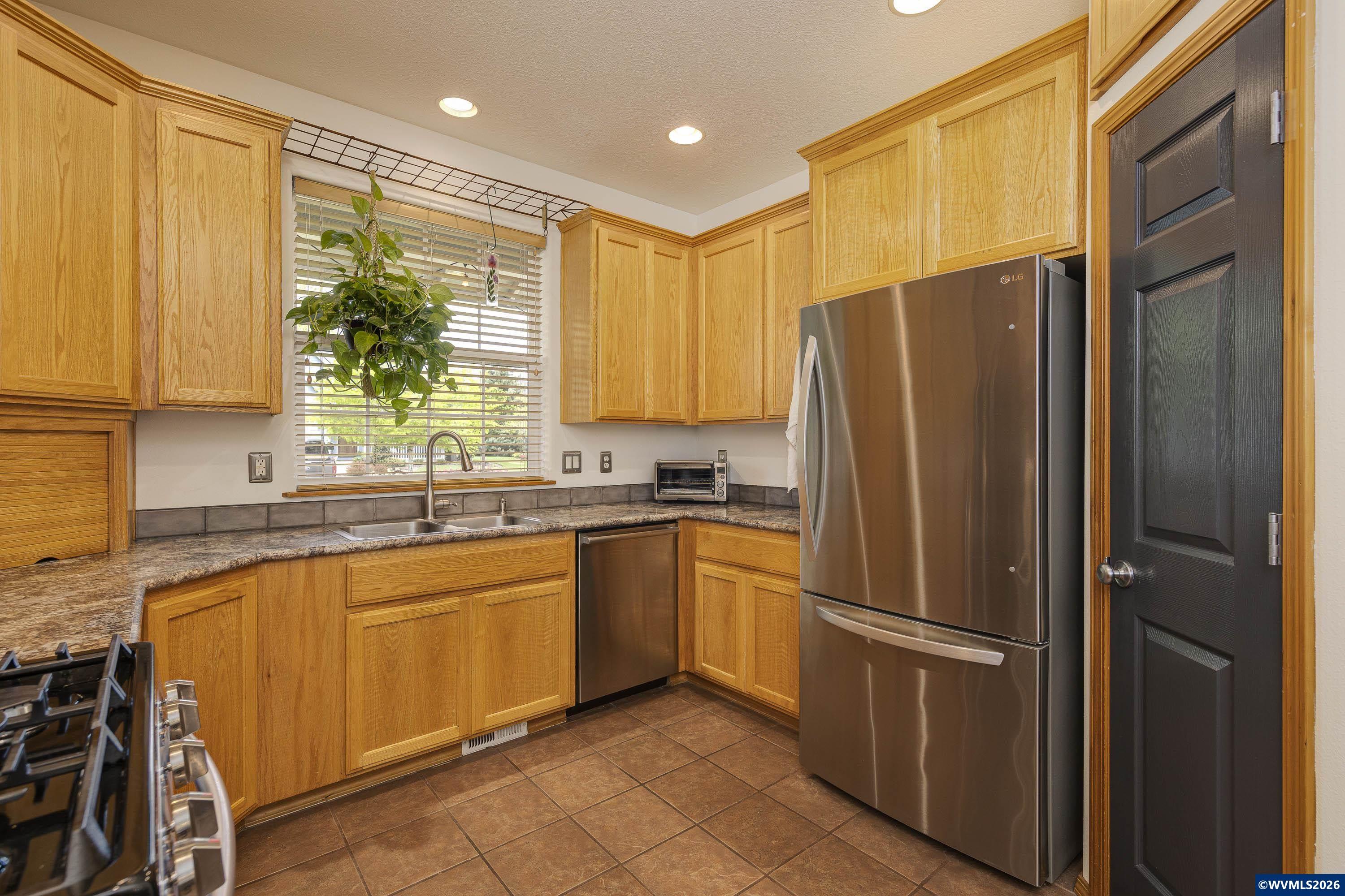 1450 NE Kerry Ct