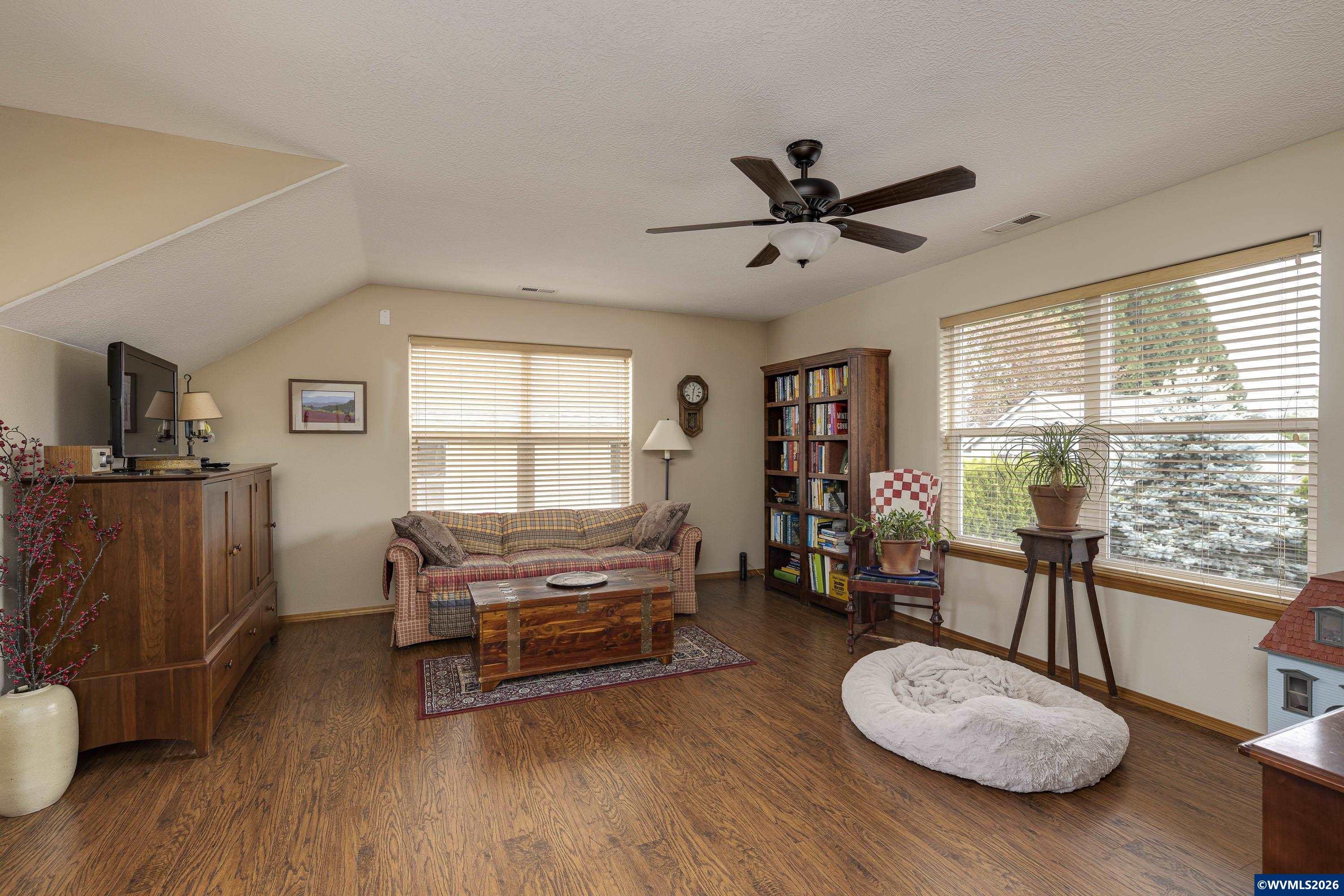 1450 NE Kerry Ct