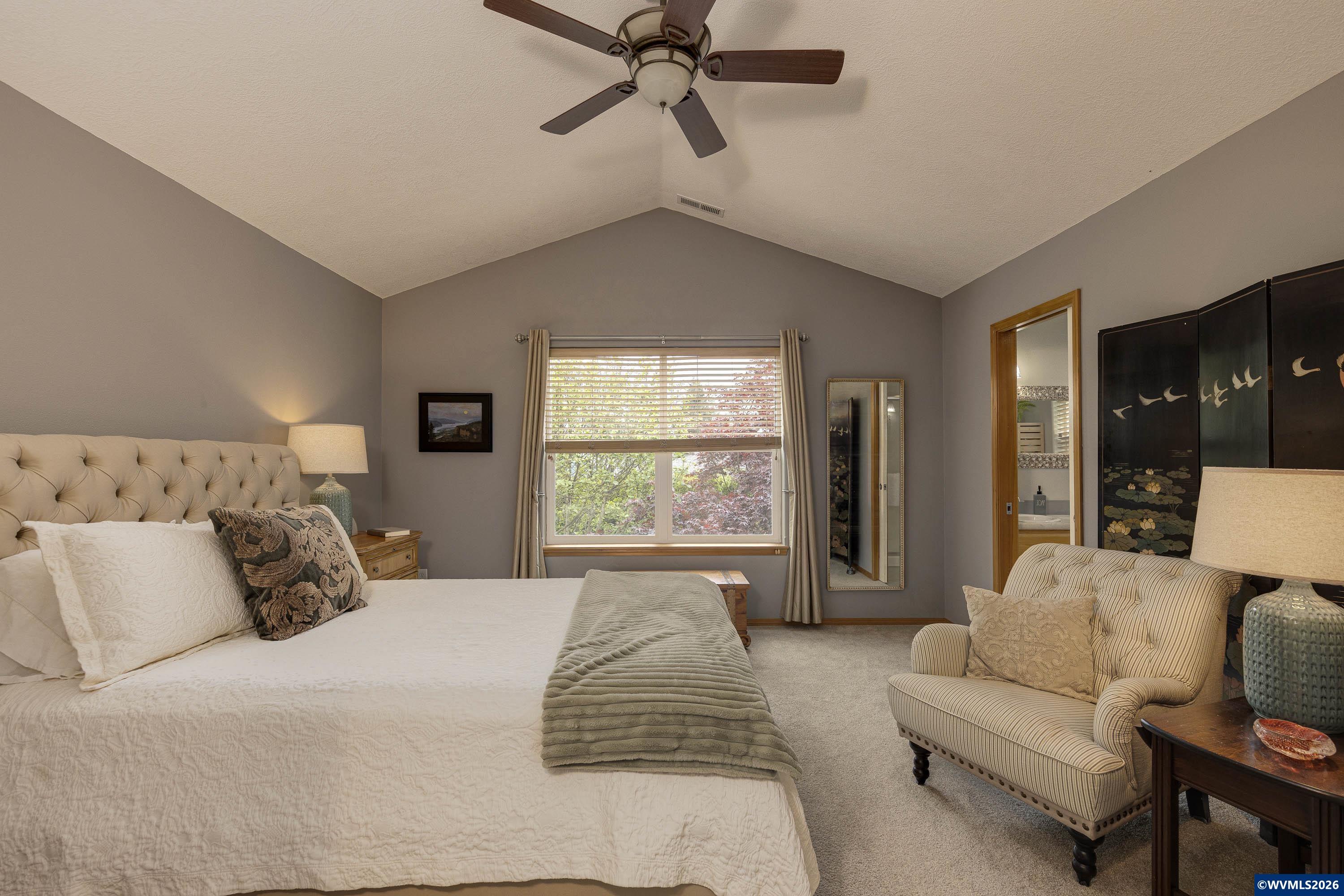 1450 NE Kerry Ct