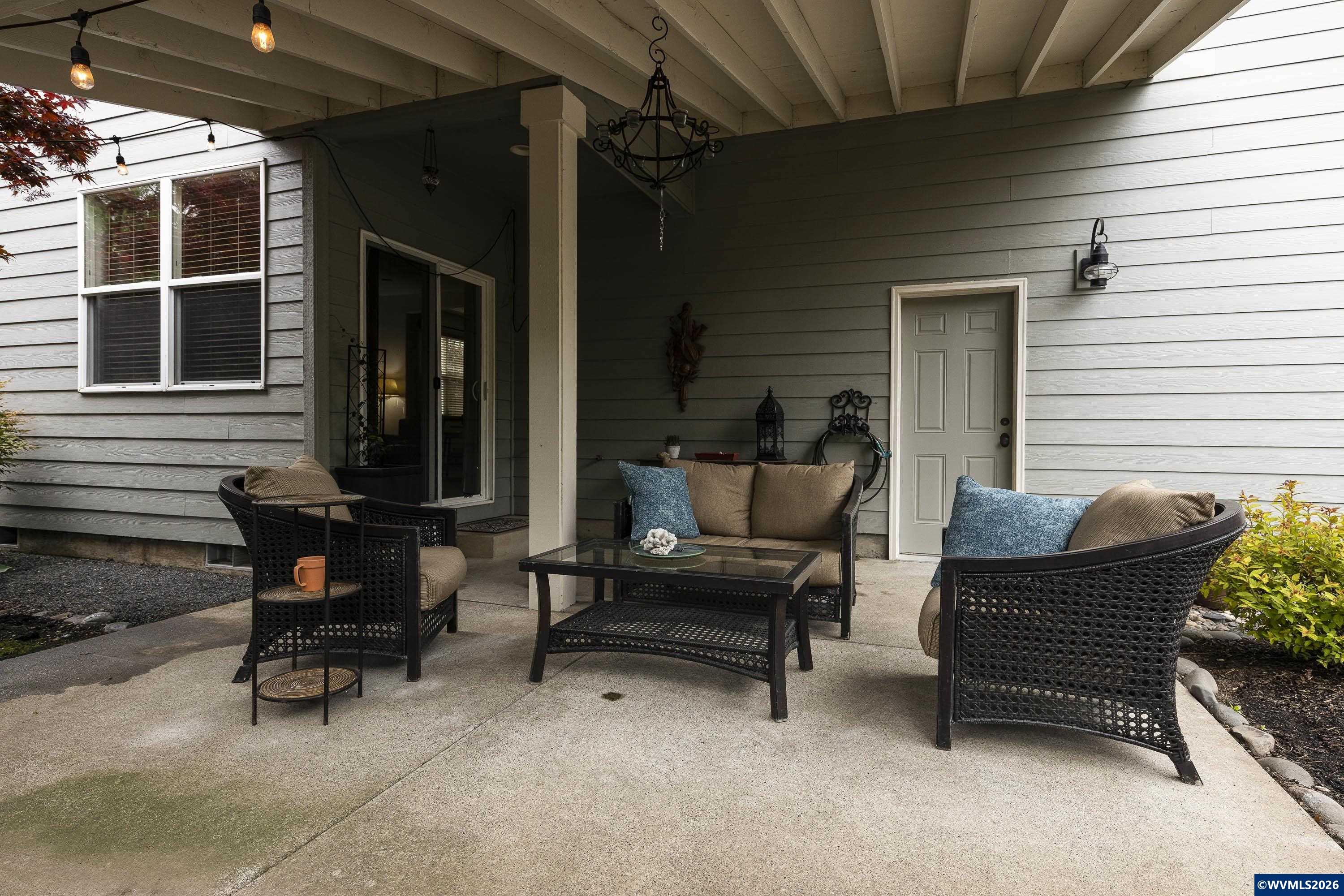 1450 NE Kerry Ct