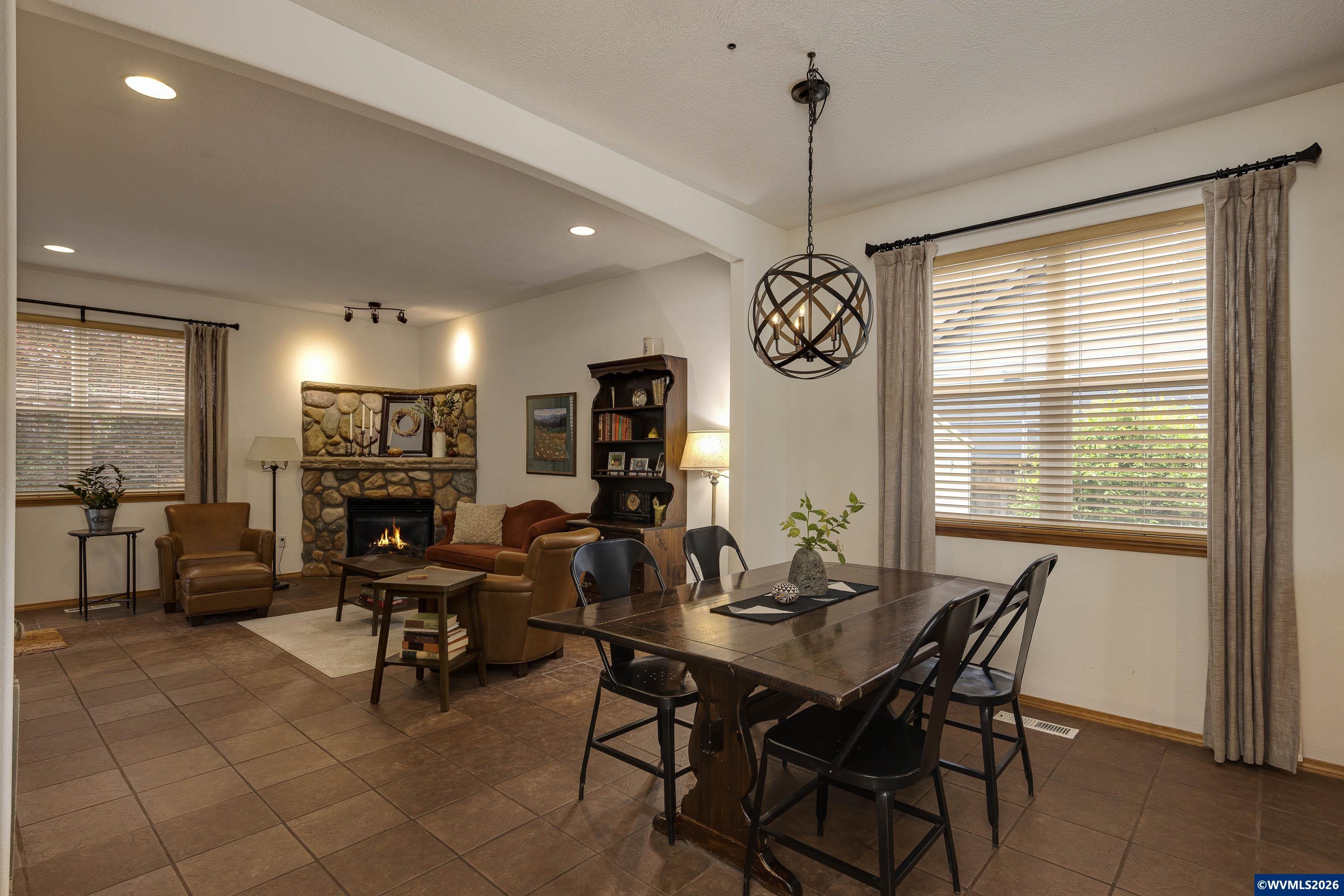 1450 NE Kerry Ct