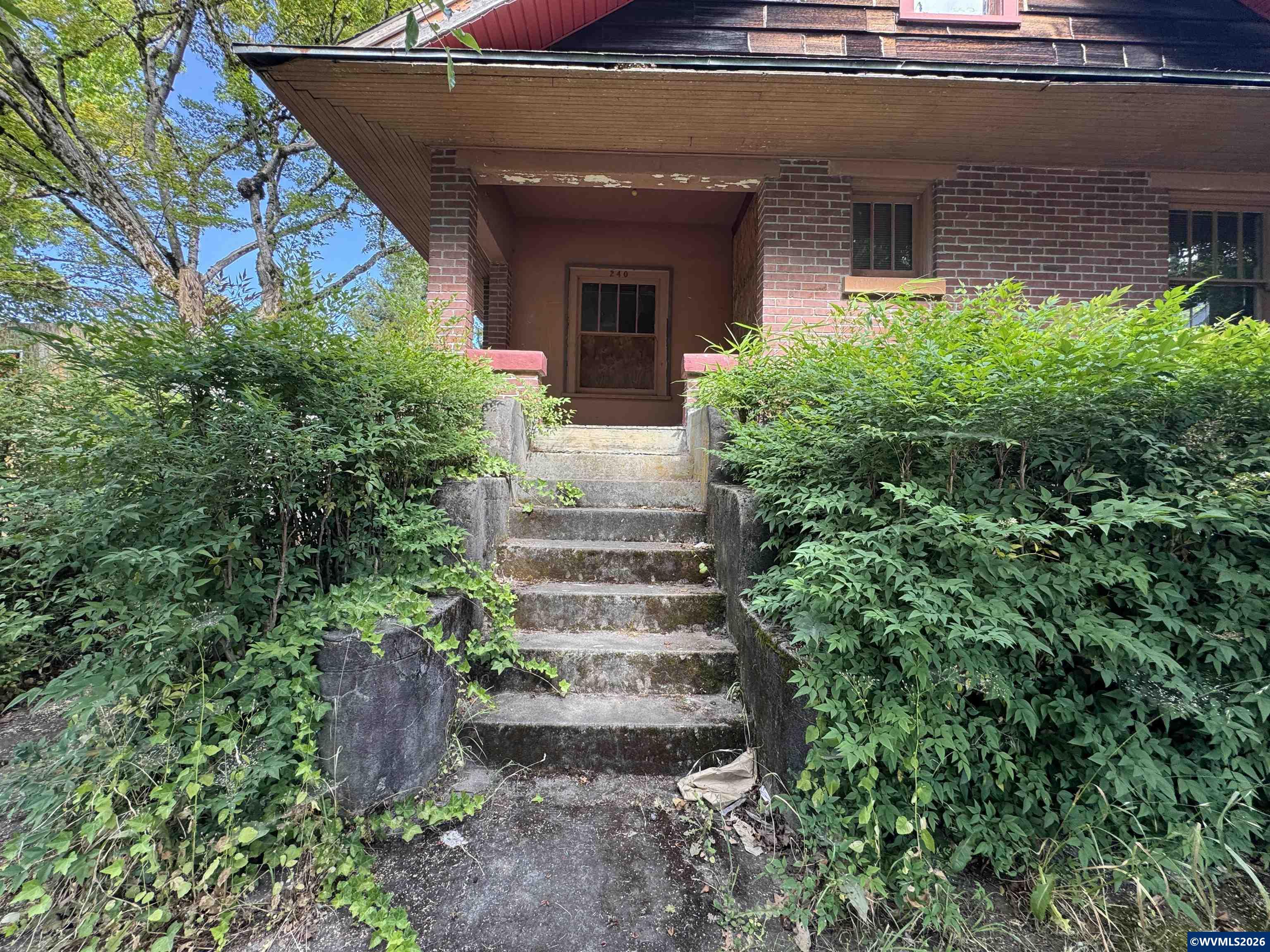240 SE Davis St