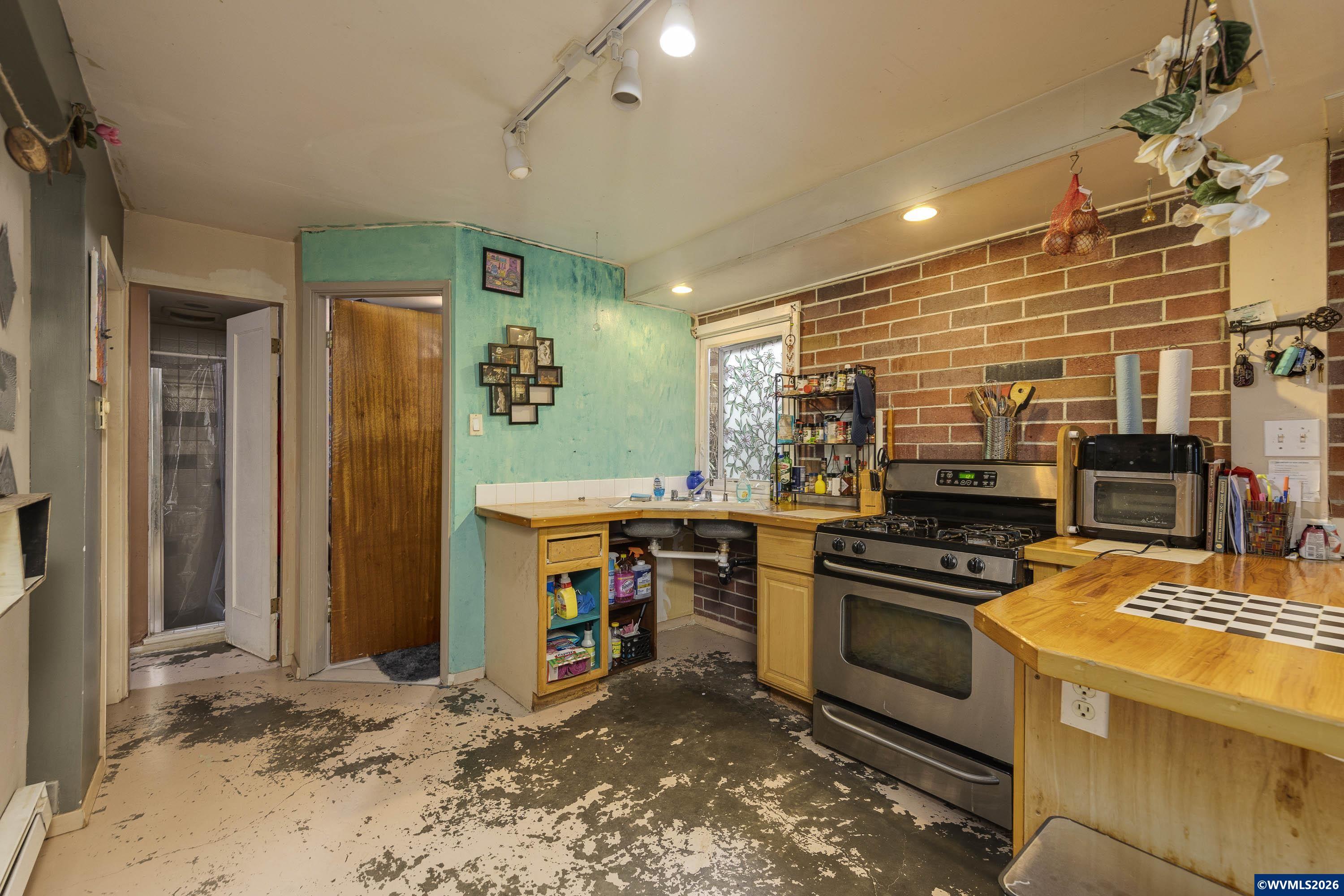 540 NW 9th St