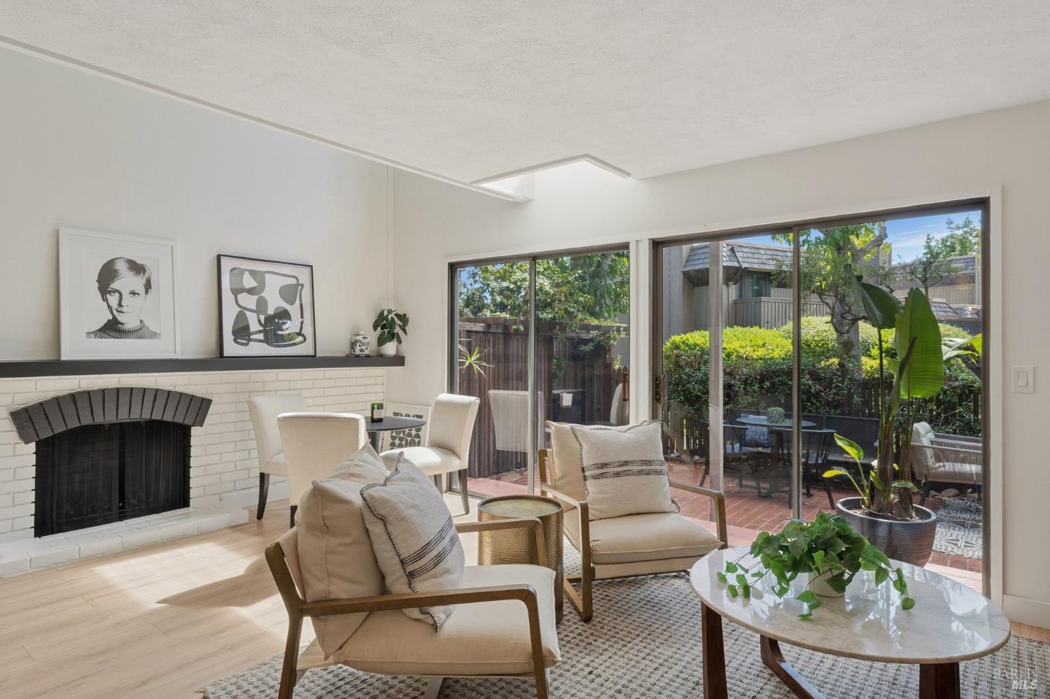 15 Sulgrave Lane