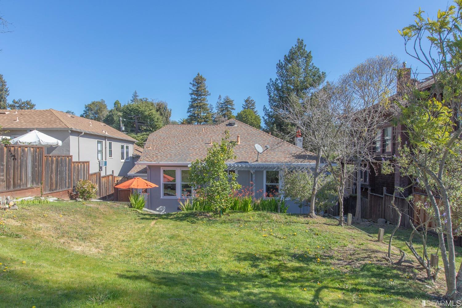 647 Boulevard Way