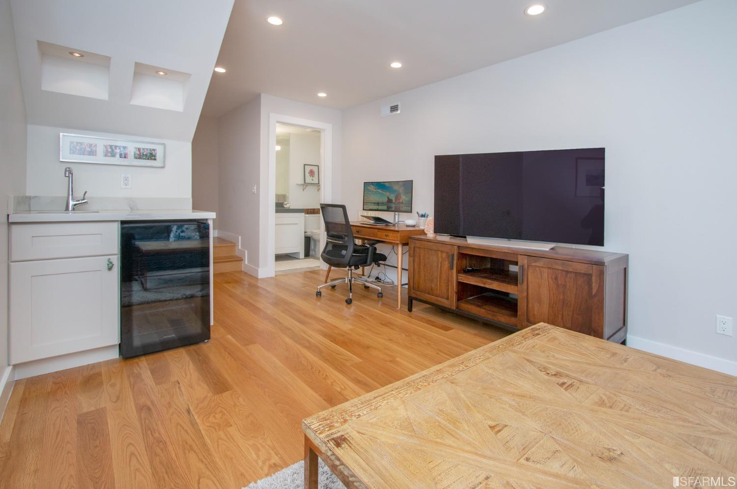 721 Delano Avenue